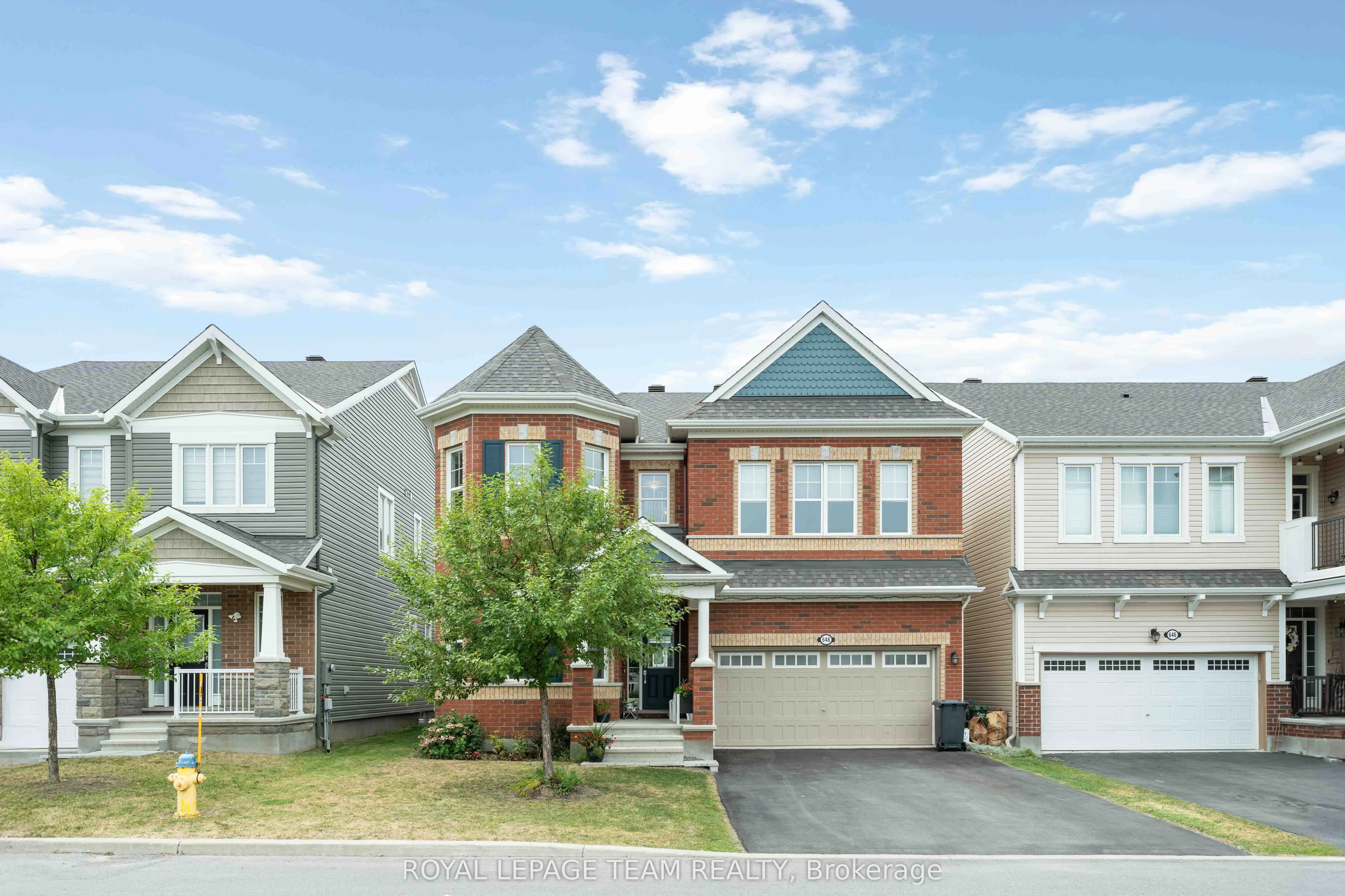 648 Pearl Dace Crescent