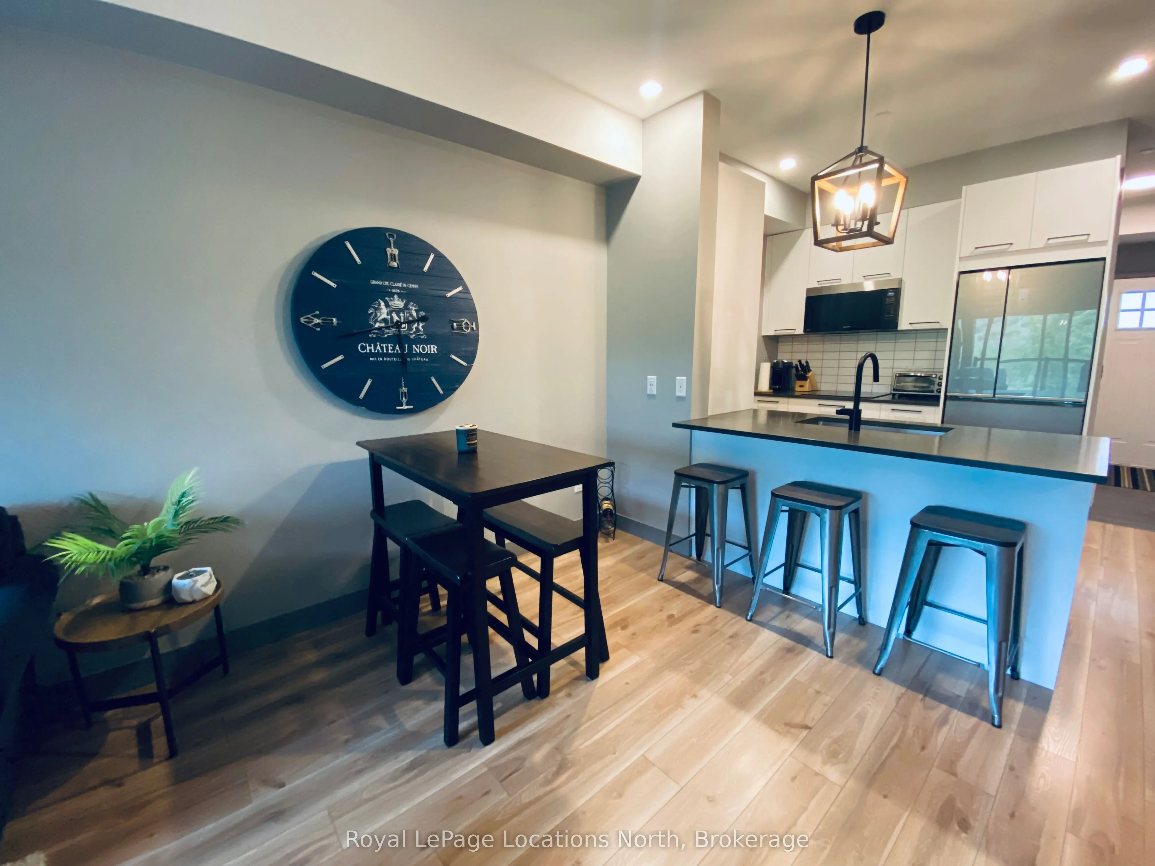18 BECKWITH Lane, #302