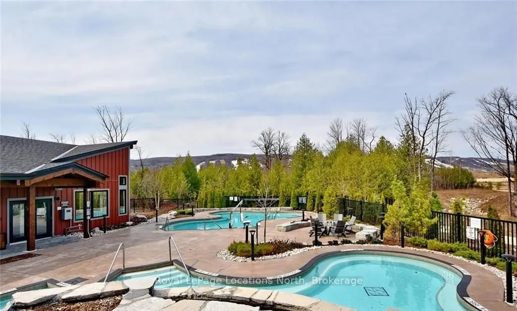 18 BECKWITH Lane, #302