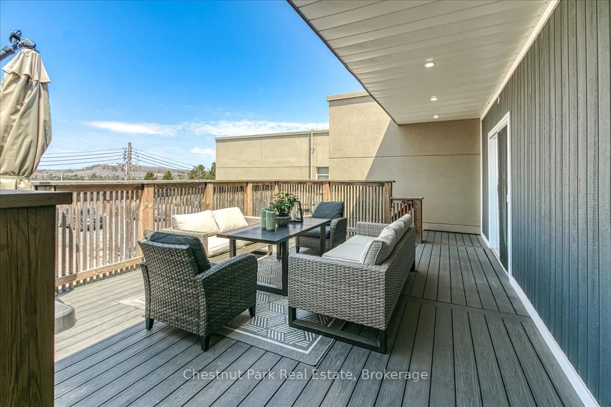 8 George Walk
