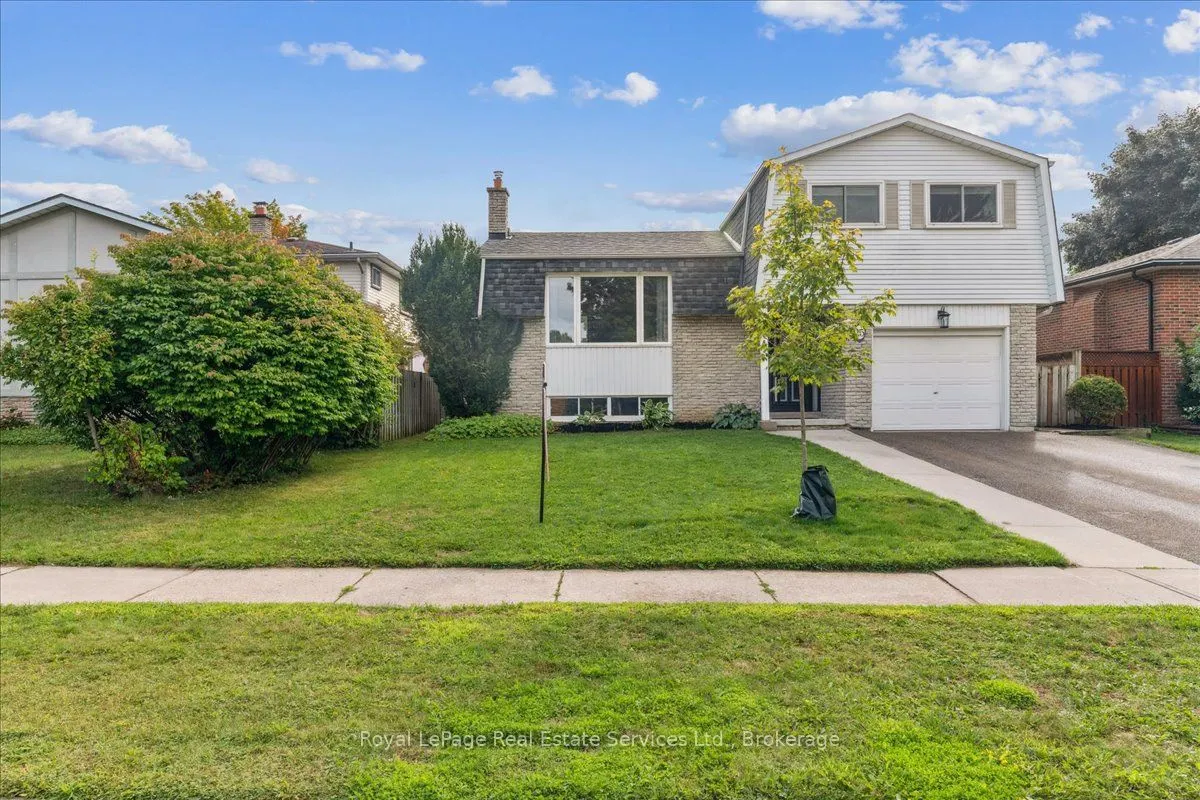 15 Queensdale Crescent