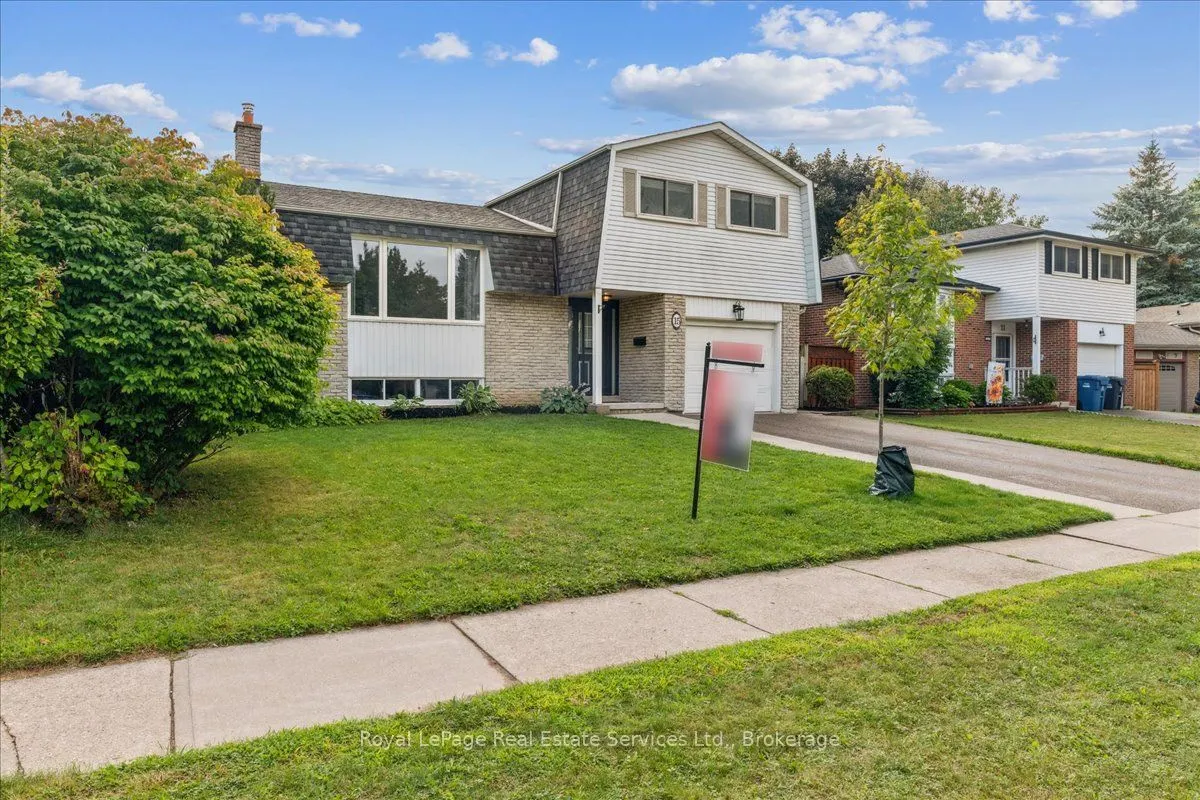 15 Queensdale Crescent