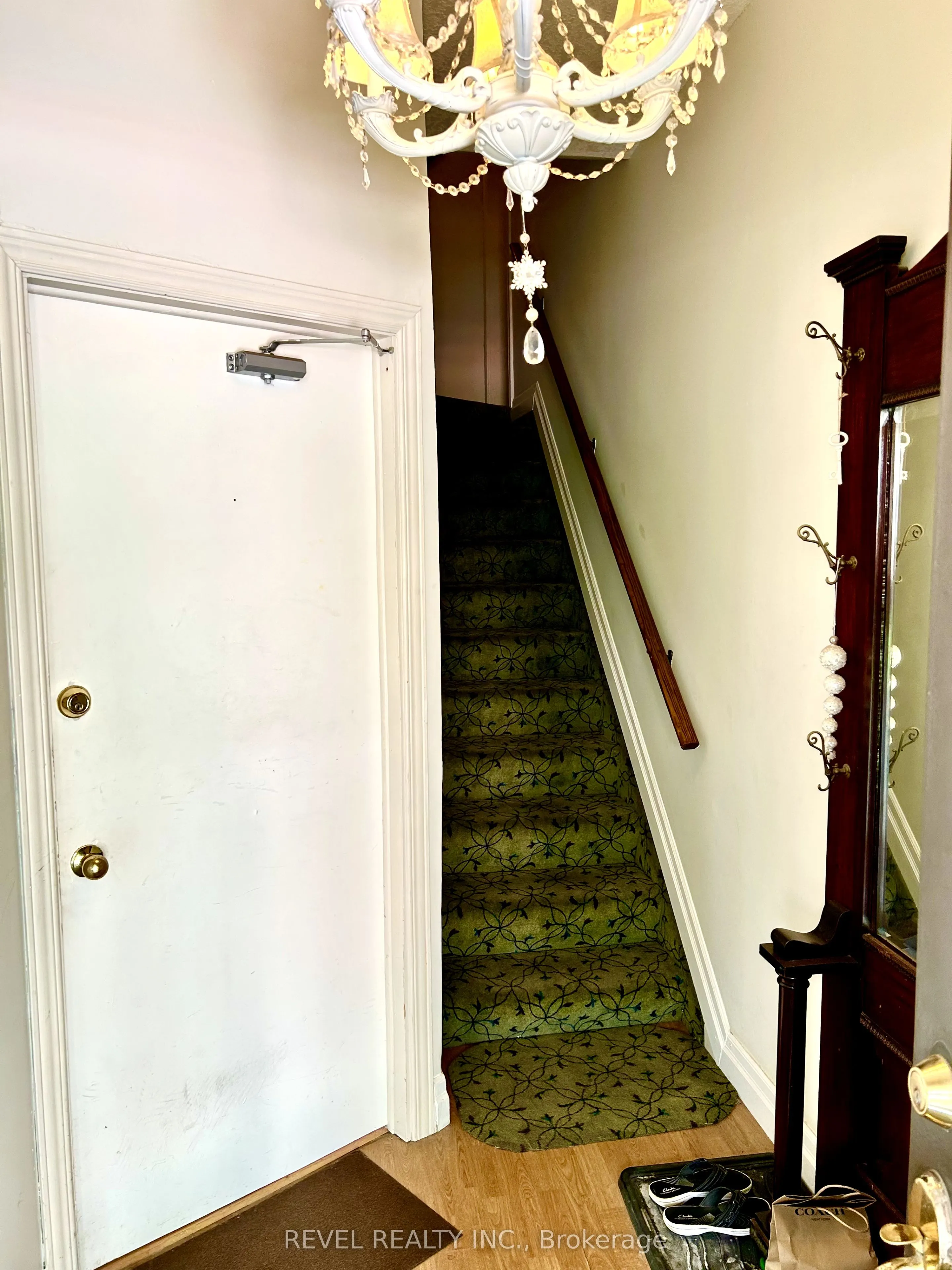 713 King Street, #2