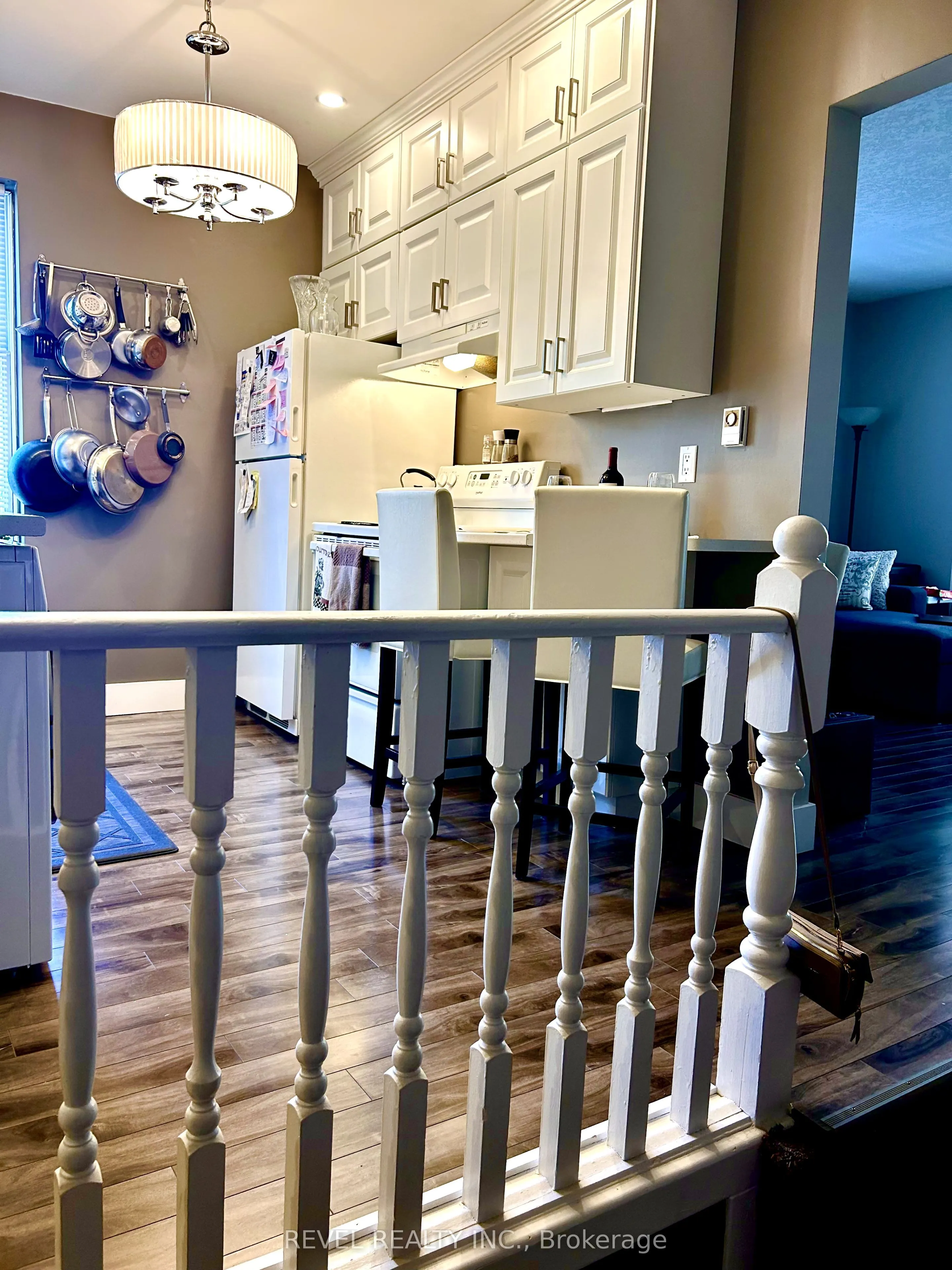 713 King Street, #2