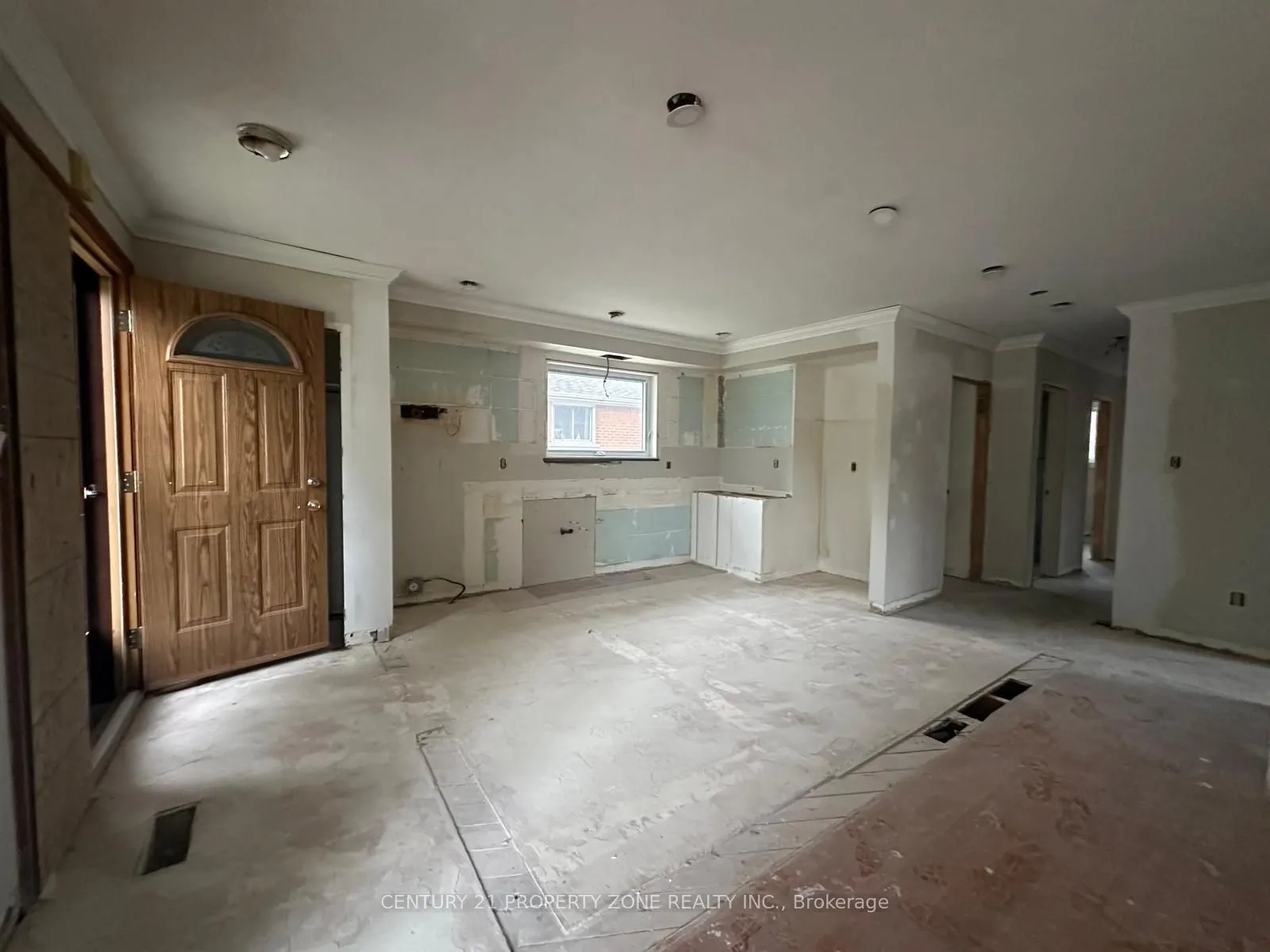 237 Fernwood Crescent