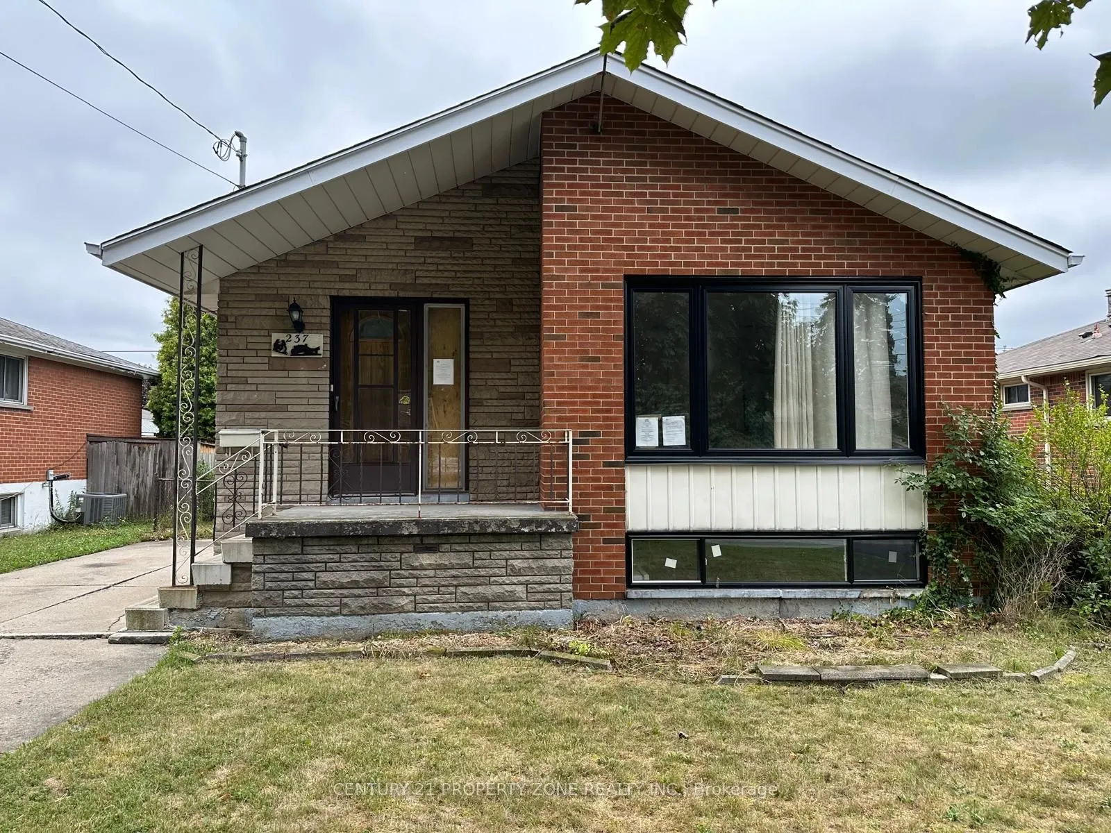 237 Fernwood Crescent