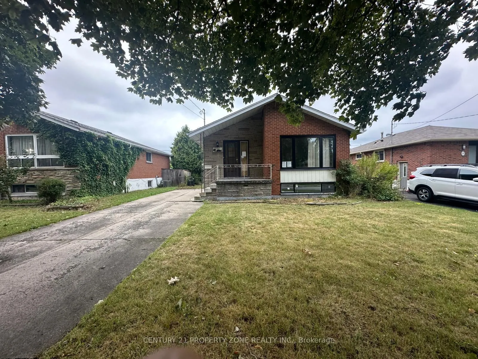 237 Fernwood Crescent