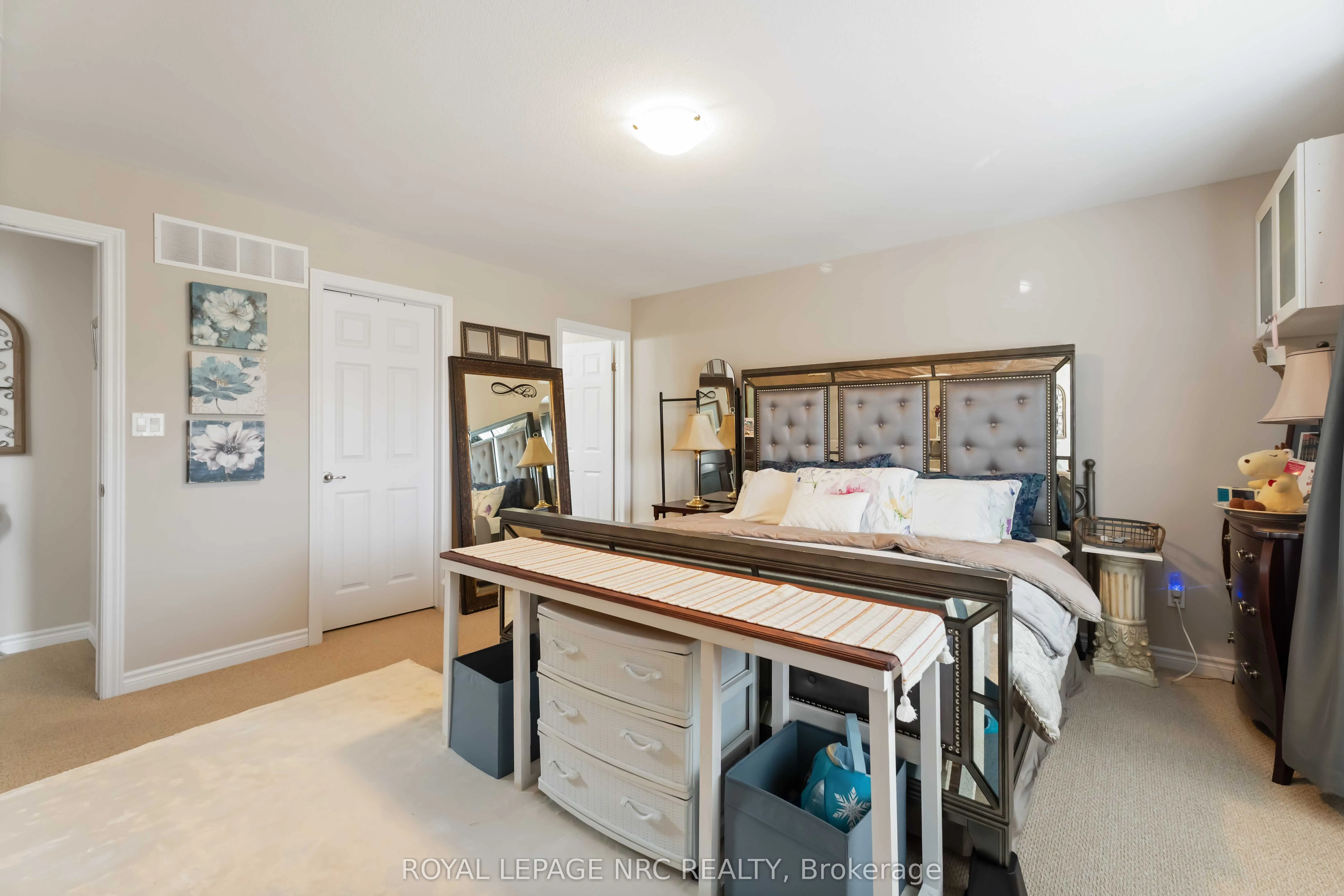 77 Avery Crescent, #10