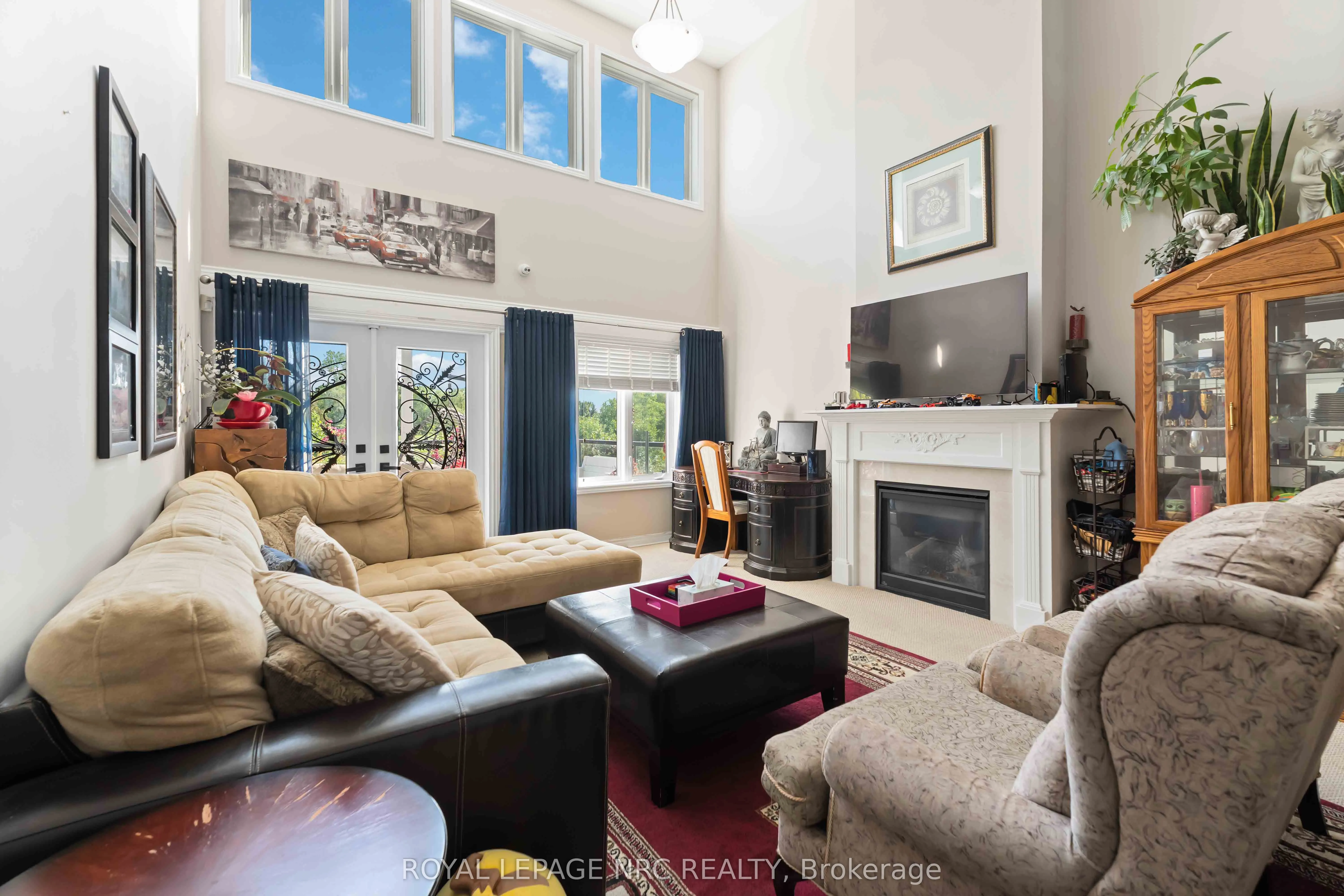 77 Avery Crescent, #10