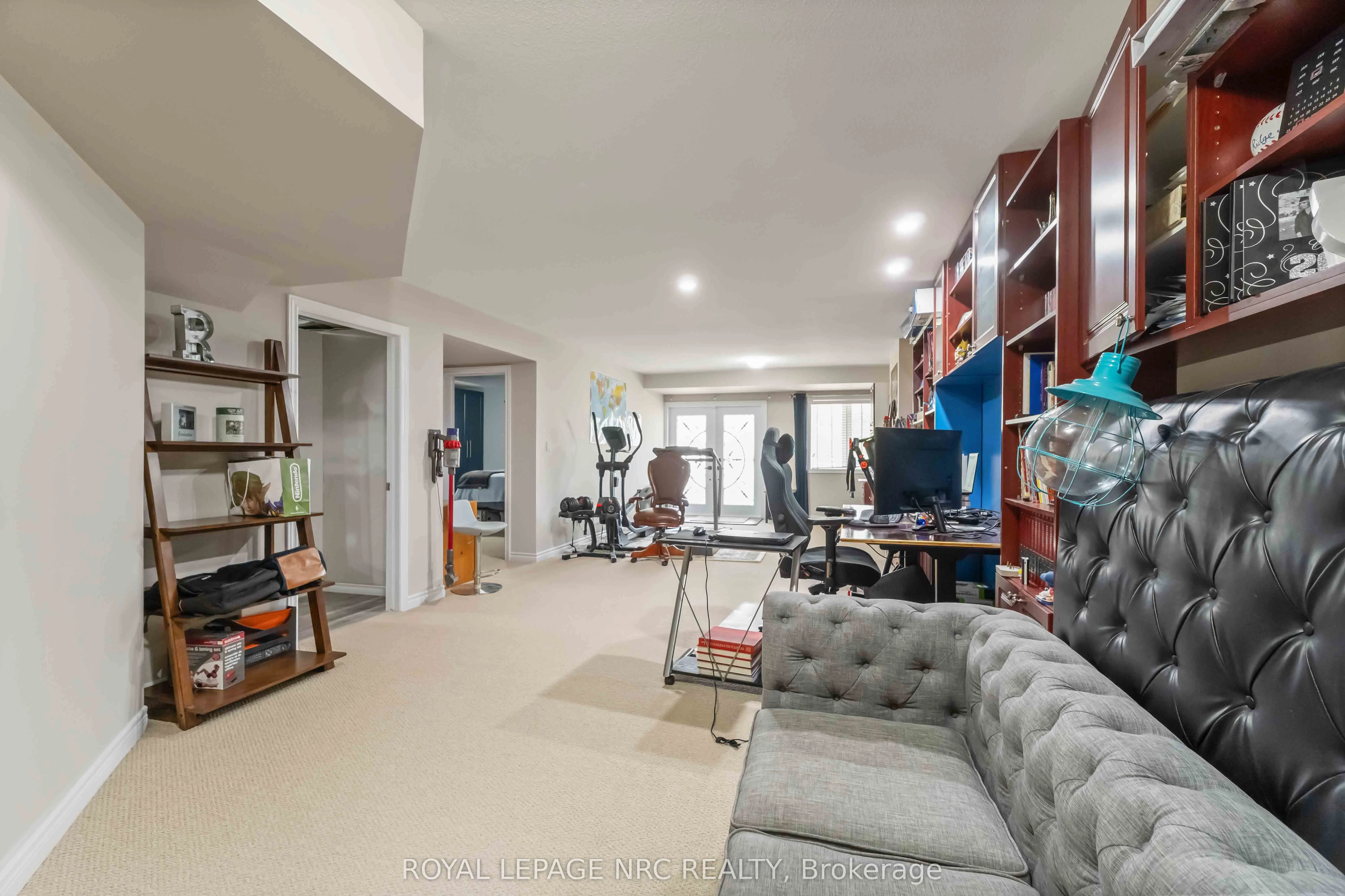 77 Avery Crescent, #10
