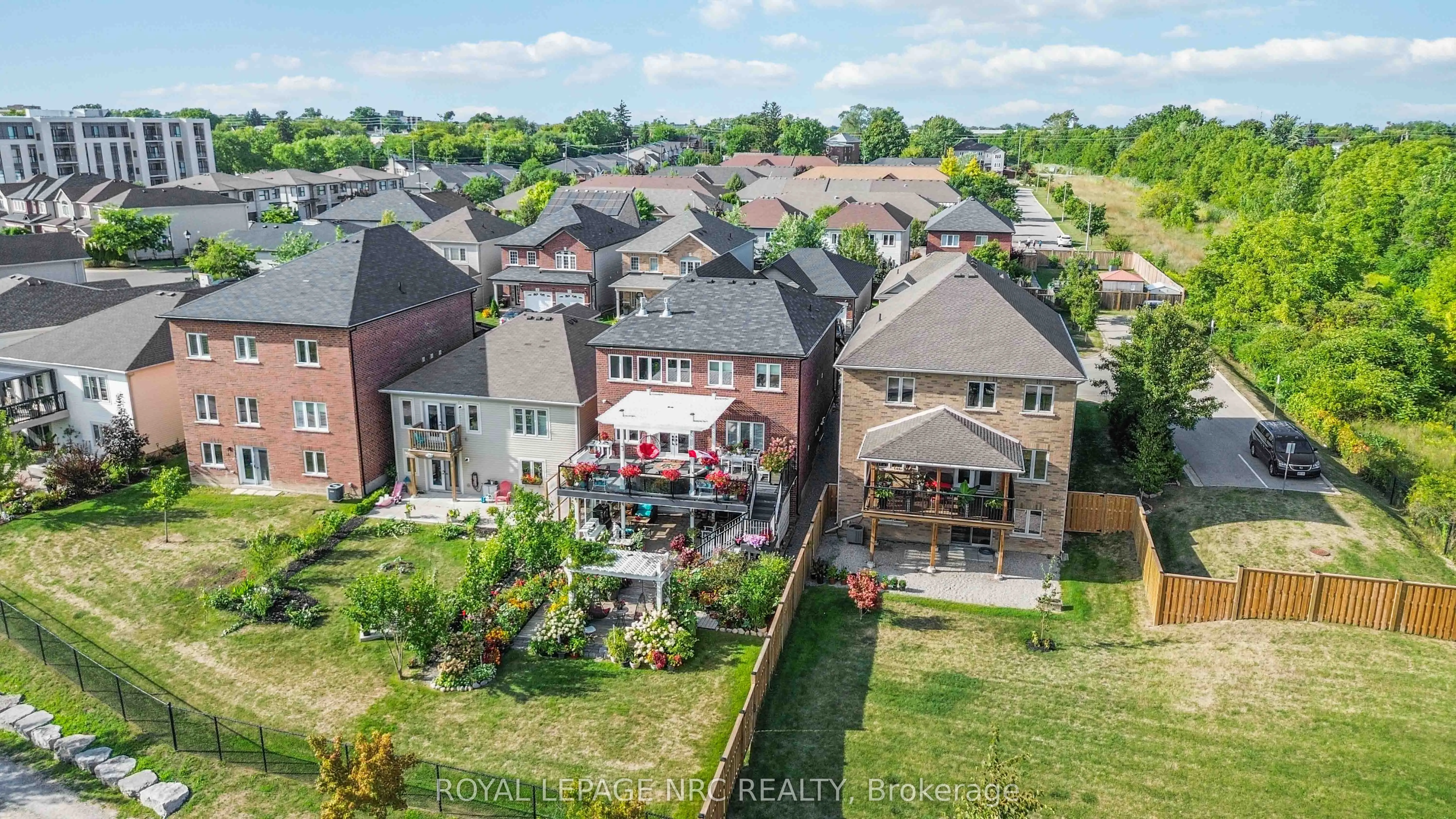 77 Avery Crescent, #10