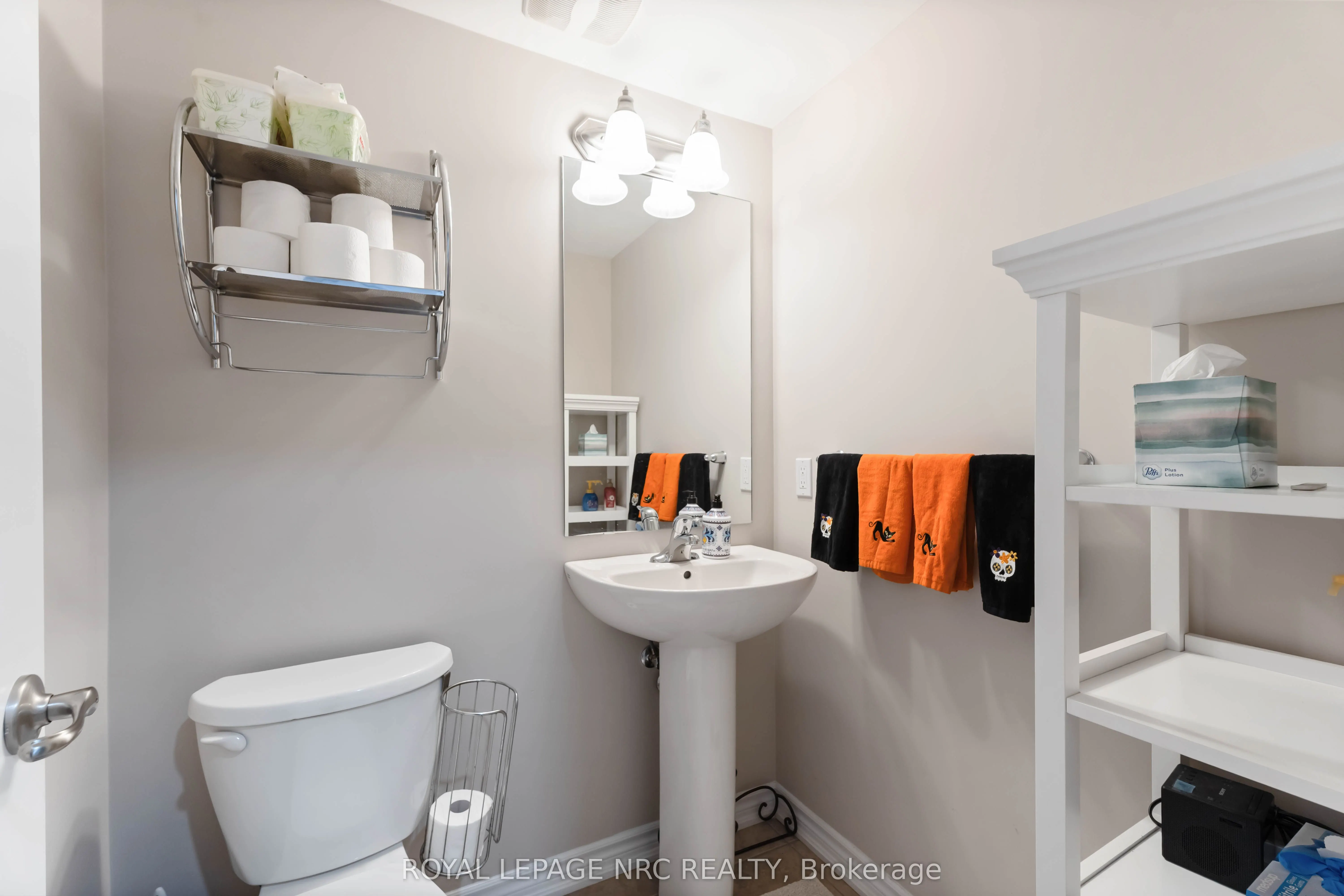 77 Avery Crescent, #10