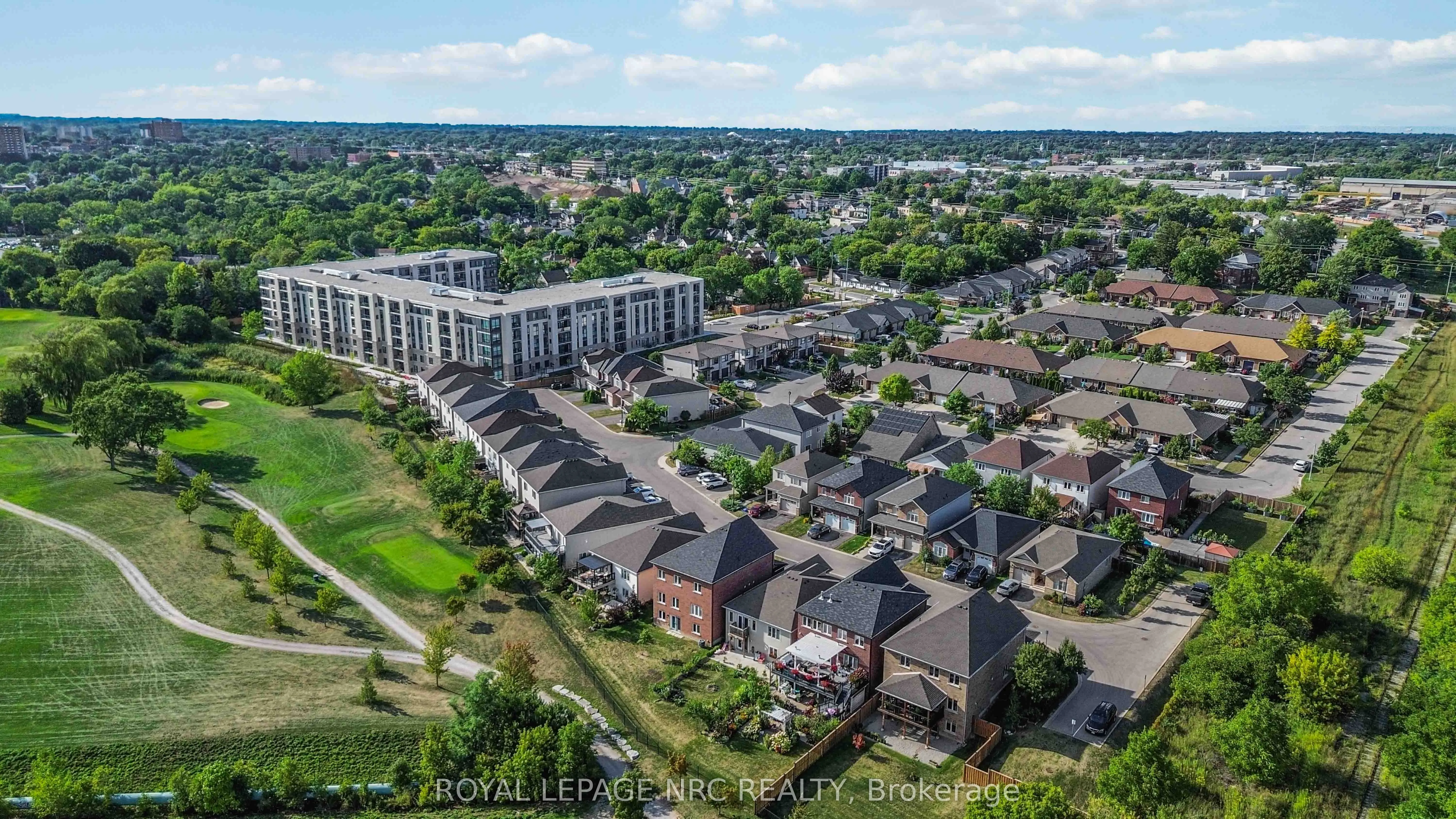 77 Avery Crescent, #10