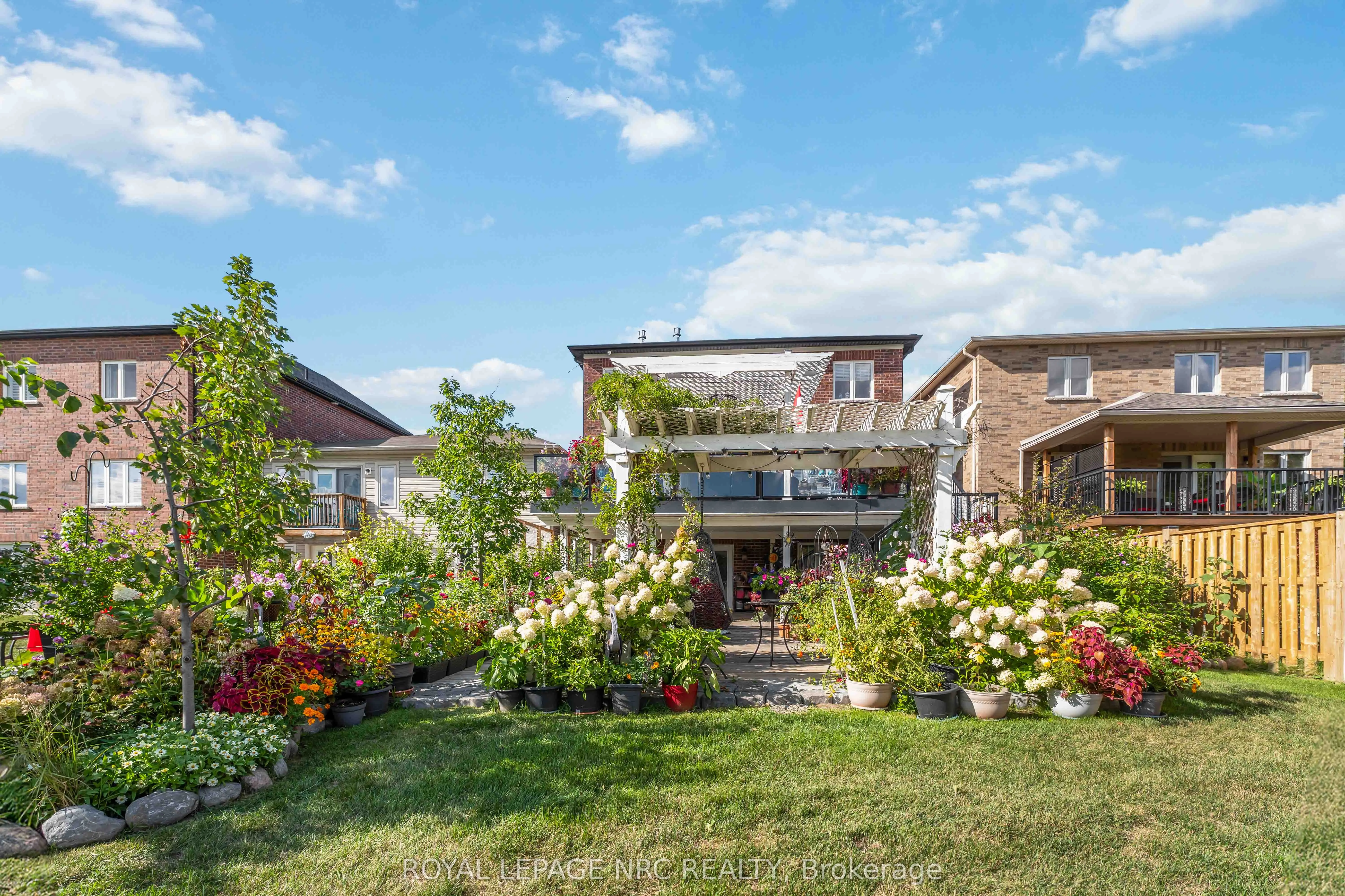77 Avery Crescent, #10