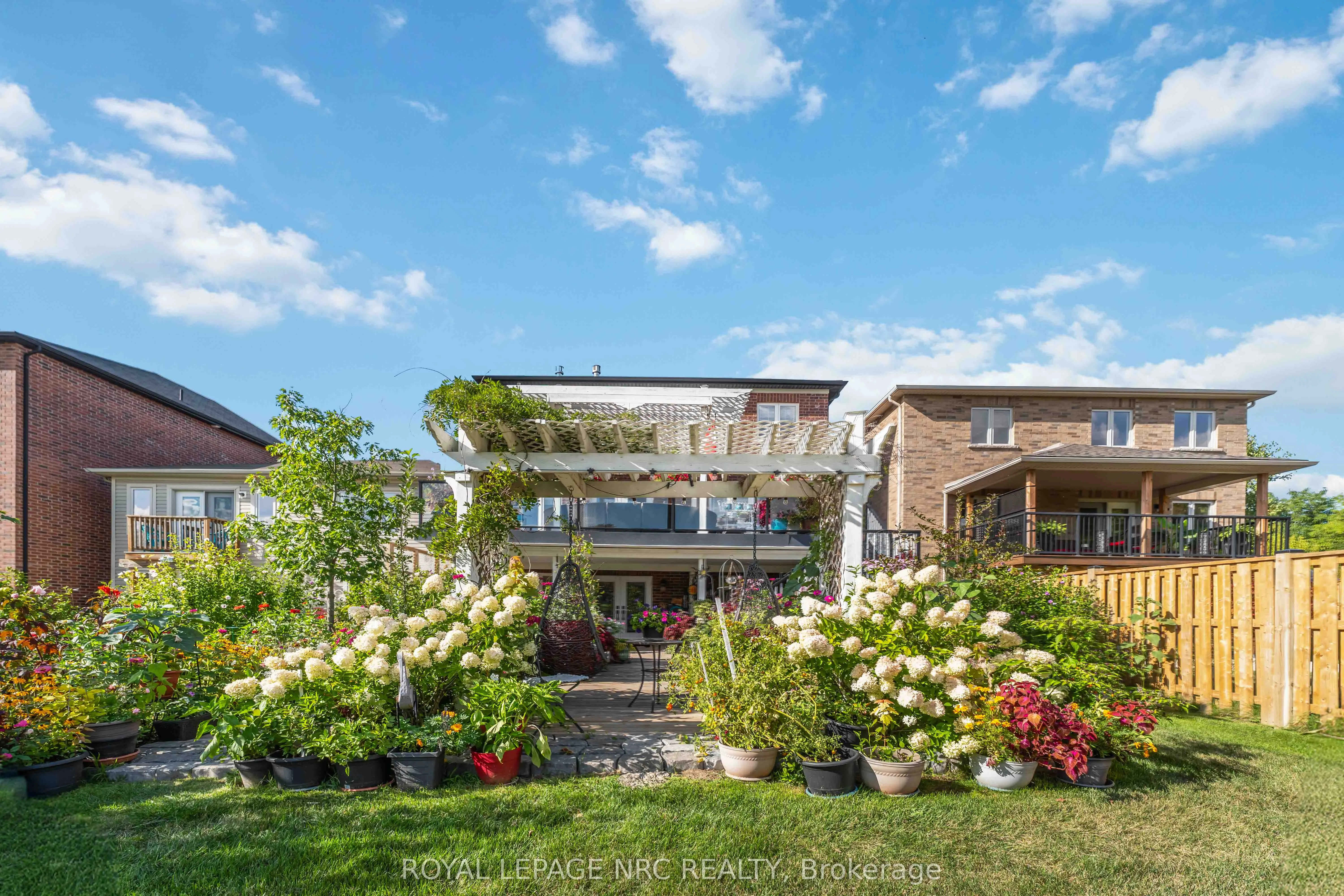 77 Avery Crescent, #10