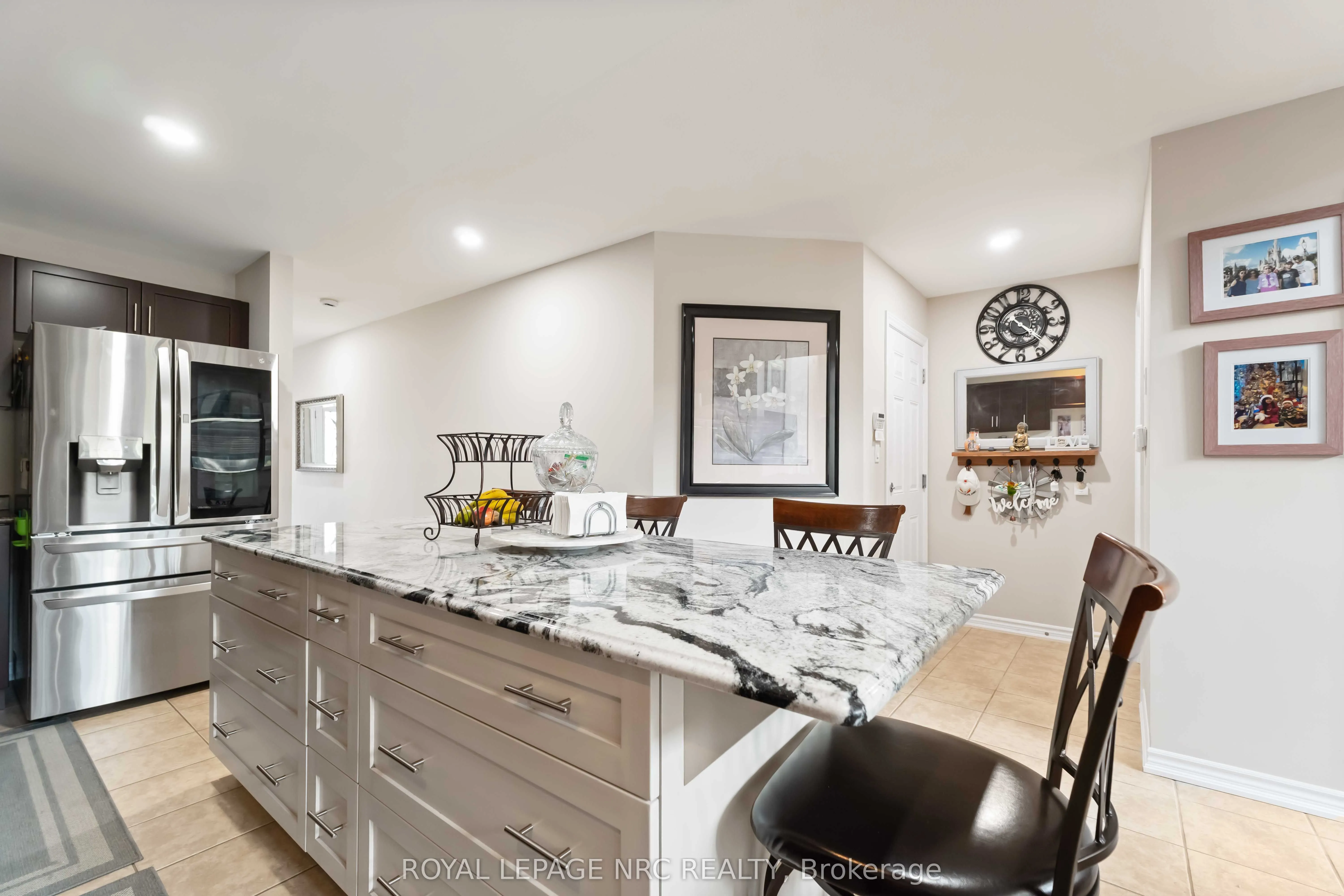 77 Avery Crescent, #10