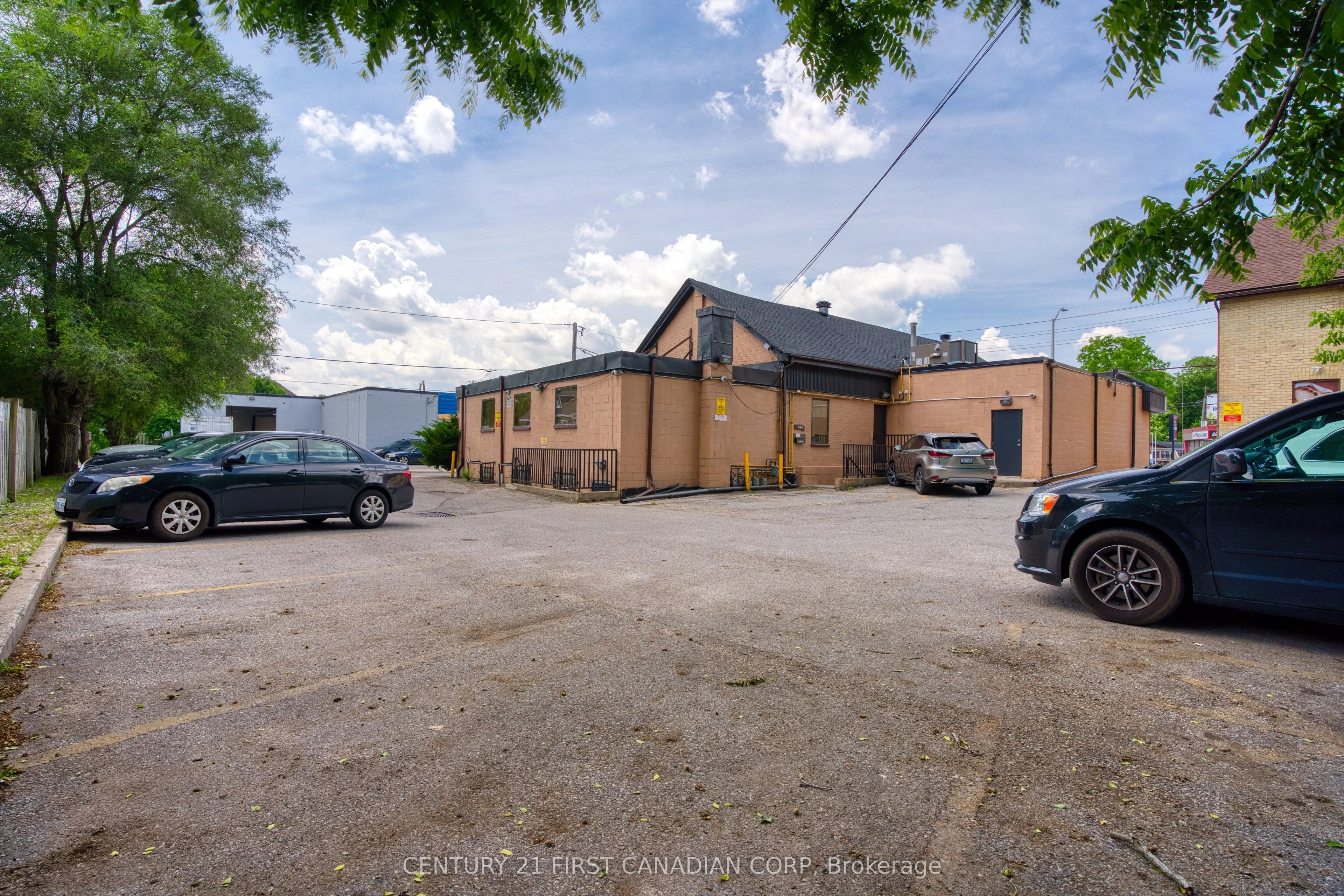 89 Wharncliffe Road N, #Unit 4 & 7