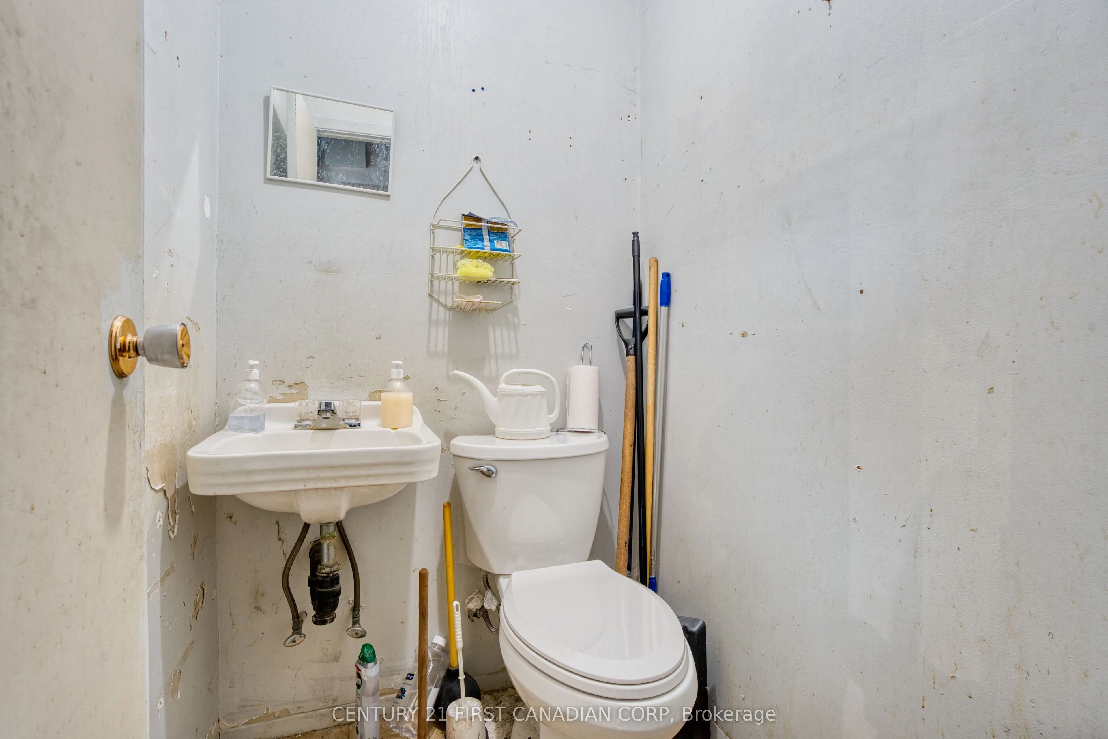 89 Wharncliffe Road N, #Unit 4 & 7