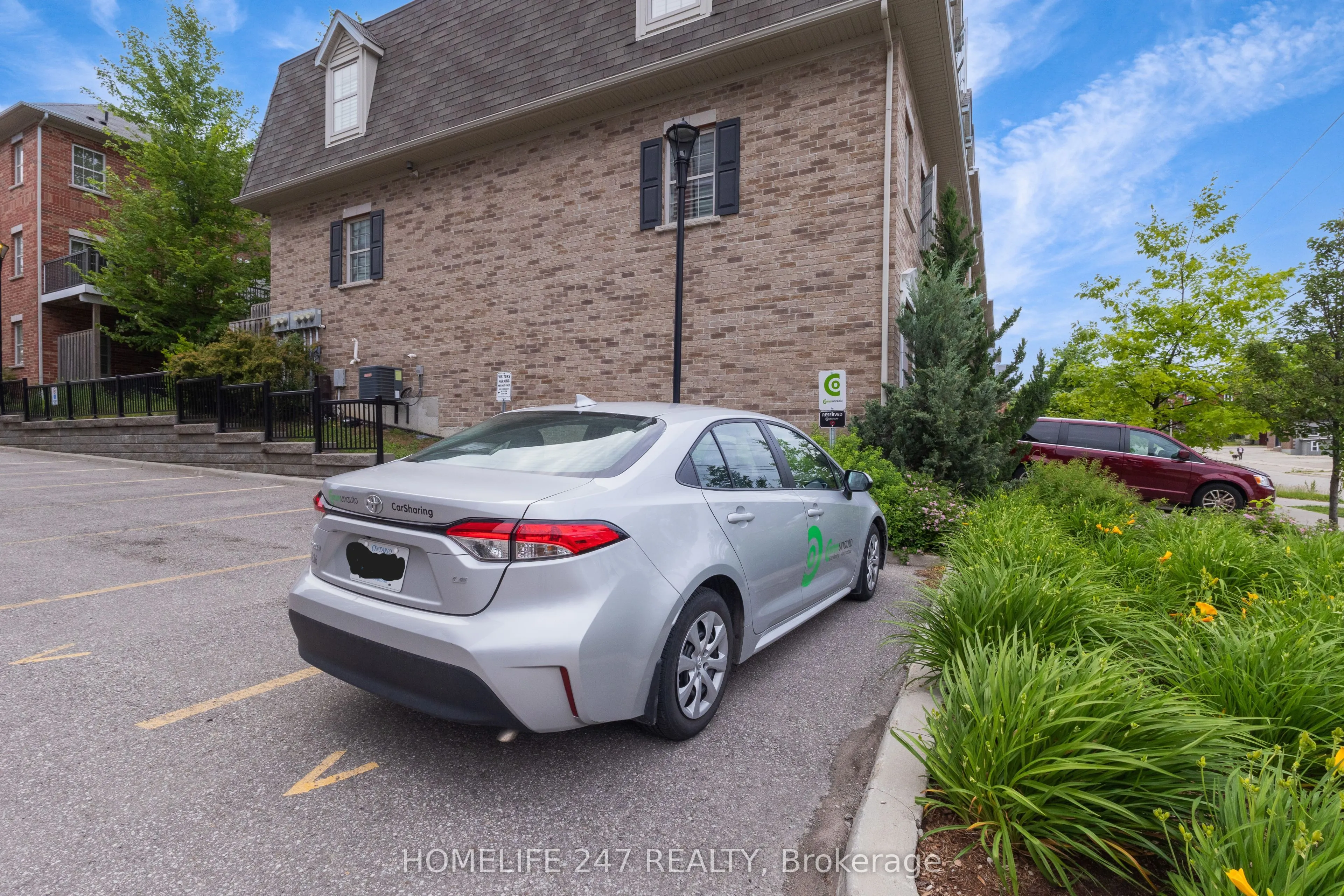 15 Prince Albert Boulevard #305