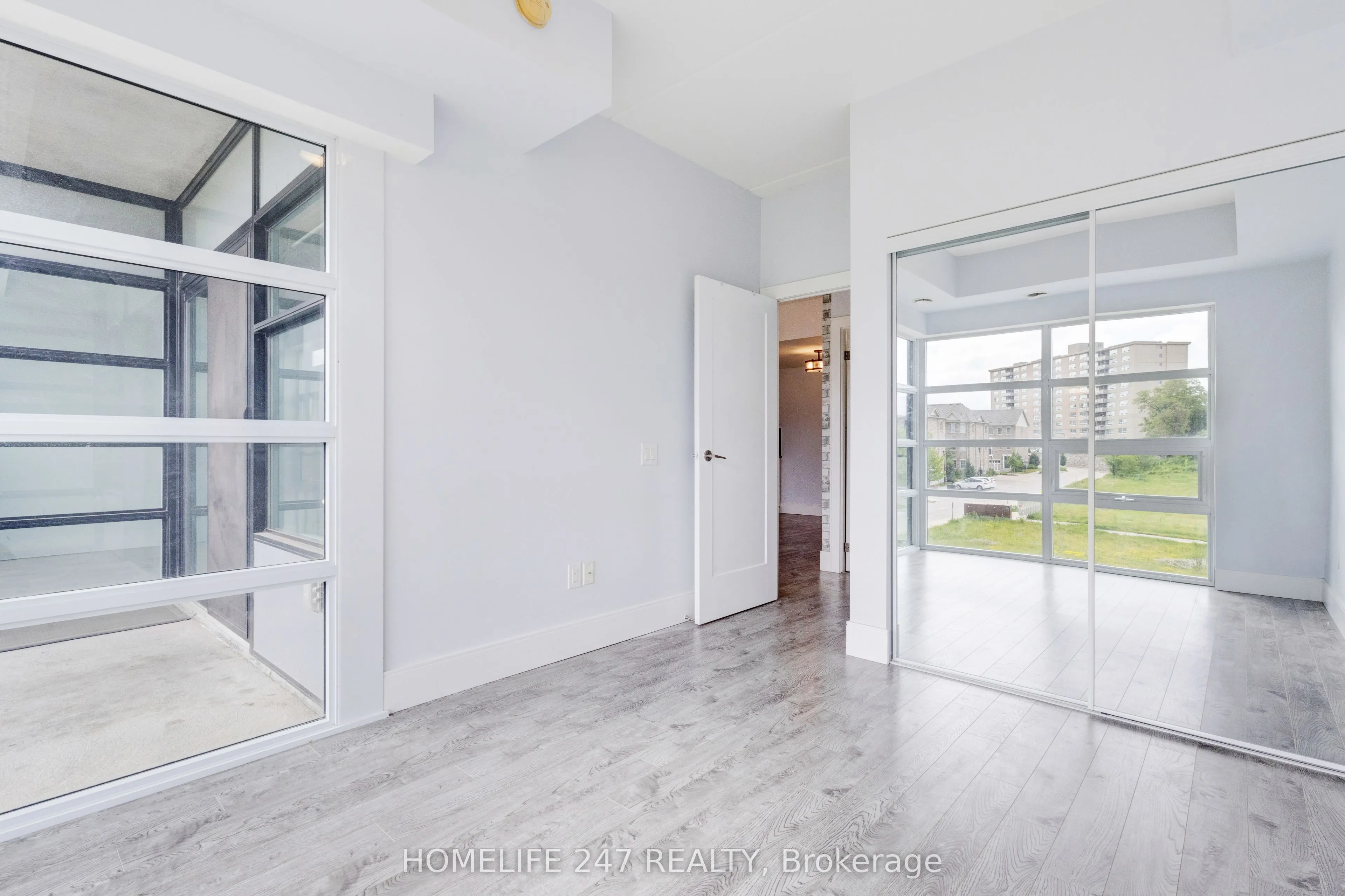 15 Prince Albert Boulevard #305