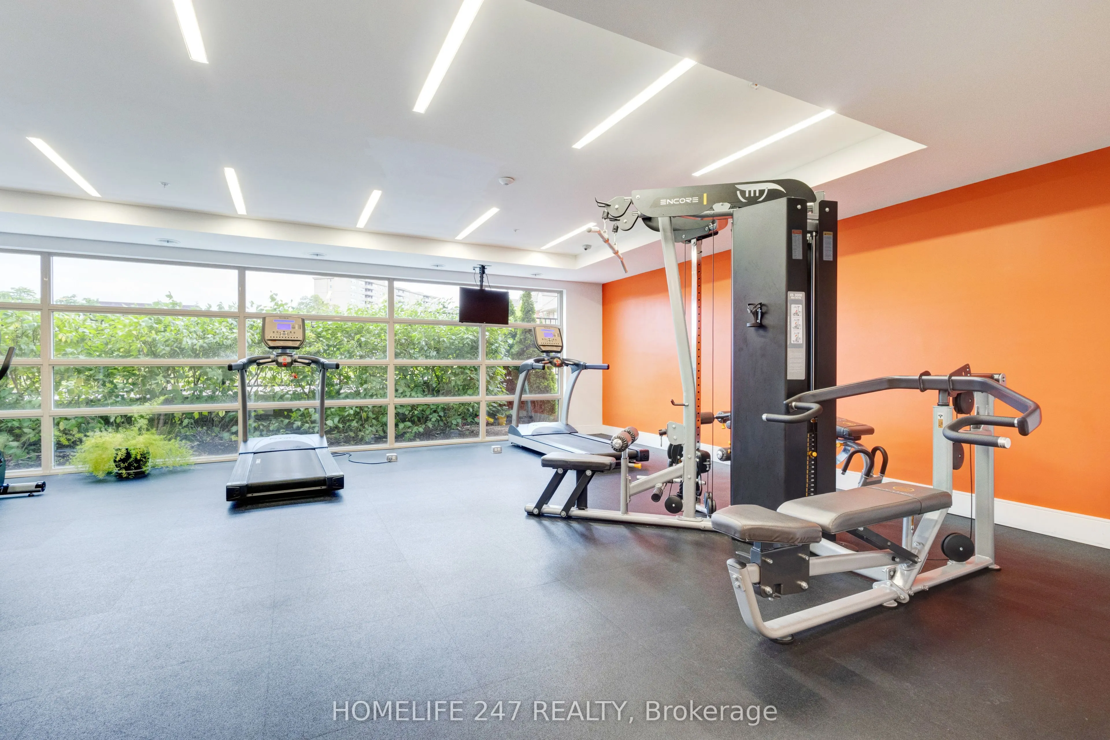 15 Prince Albert Boulevard #305