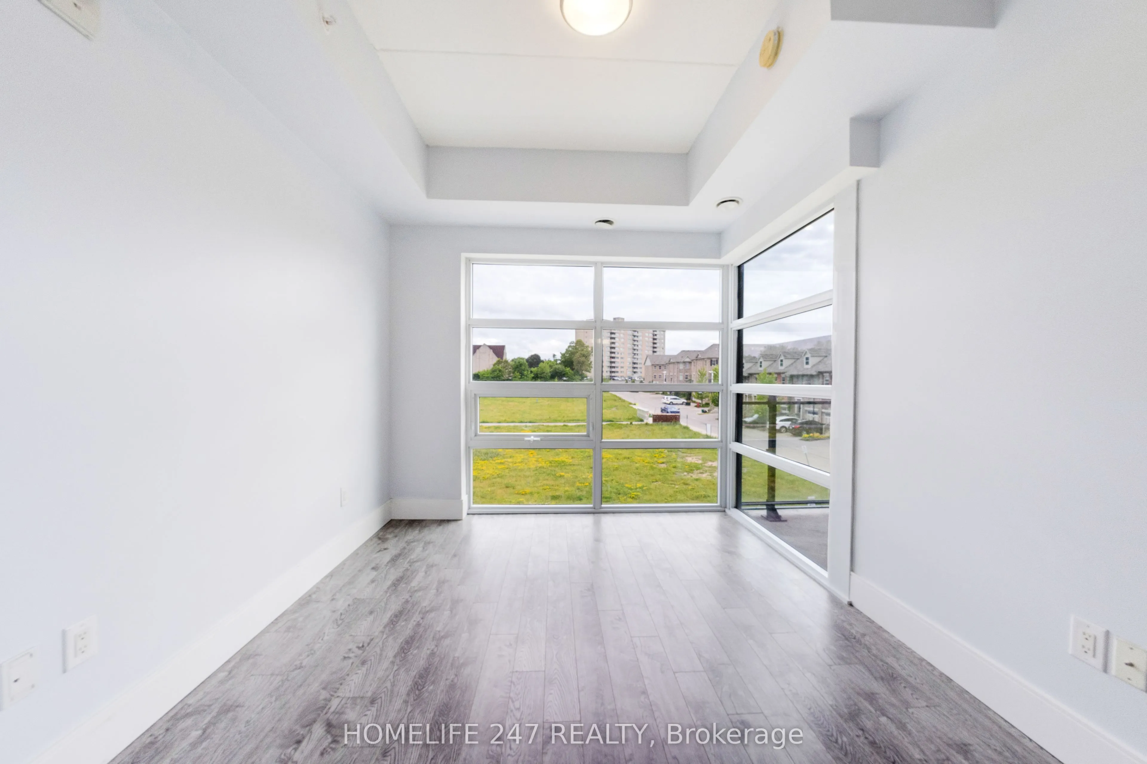 15 Prince Albert Boulevard, #305