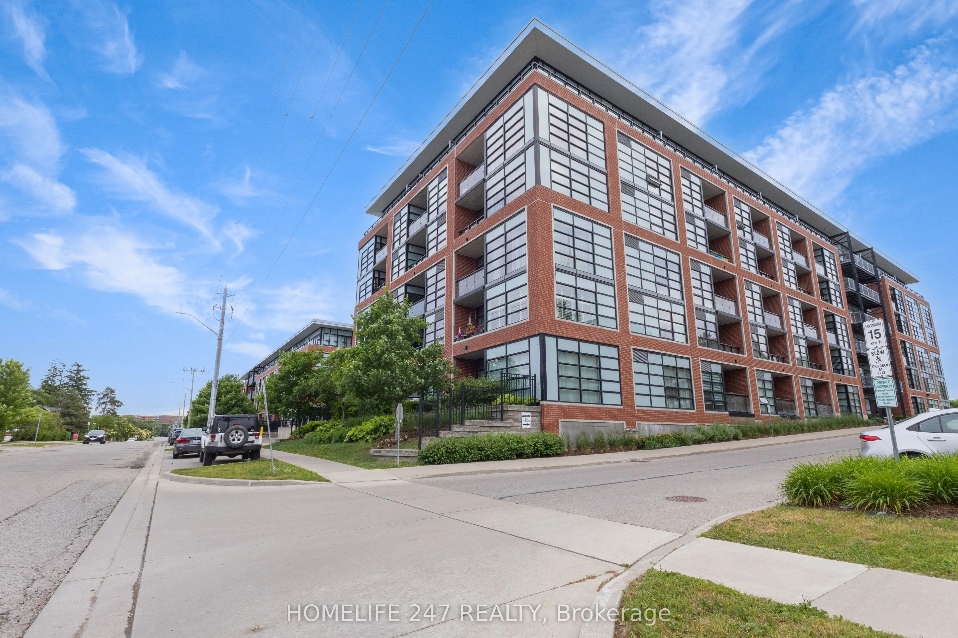 15 Prince Albert Boulevard, #305