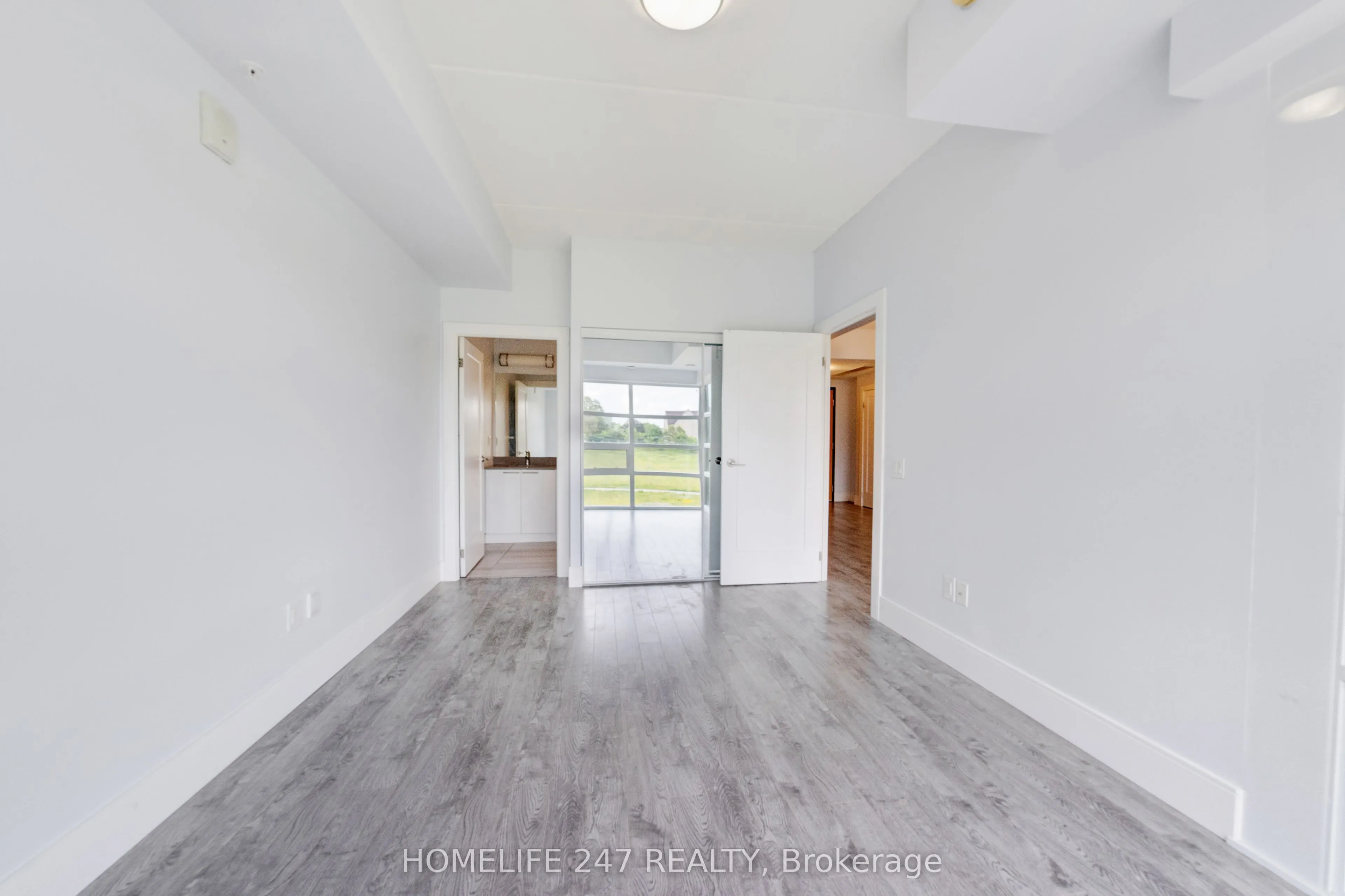 15 Prince Albert Boulevard #305