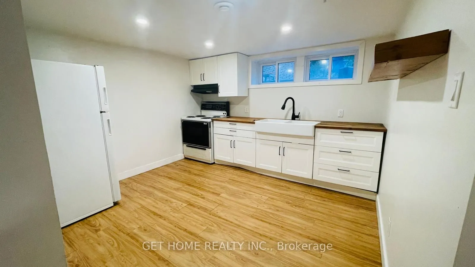 15 Silverdale Drive