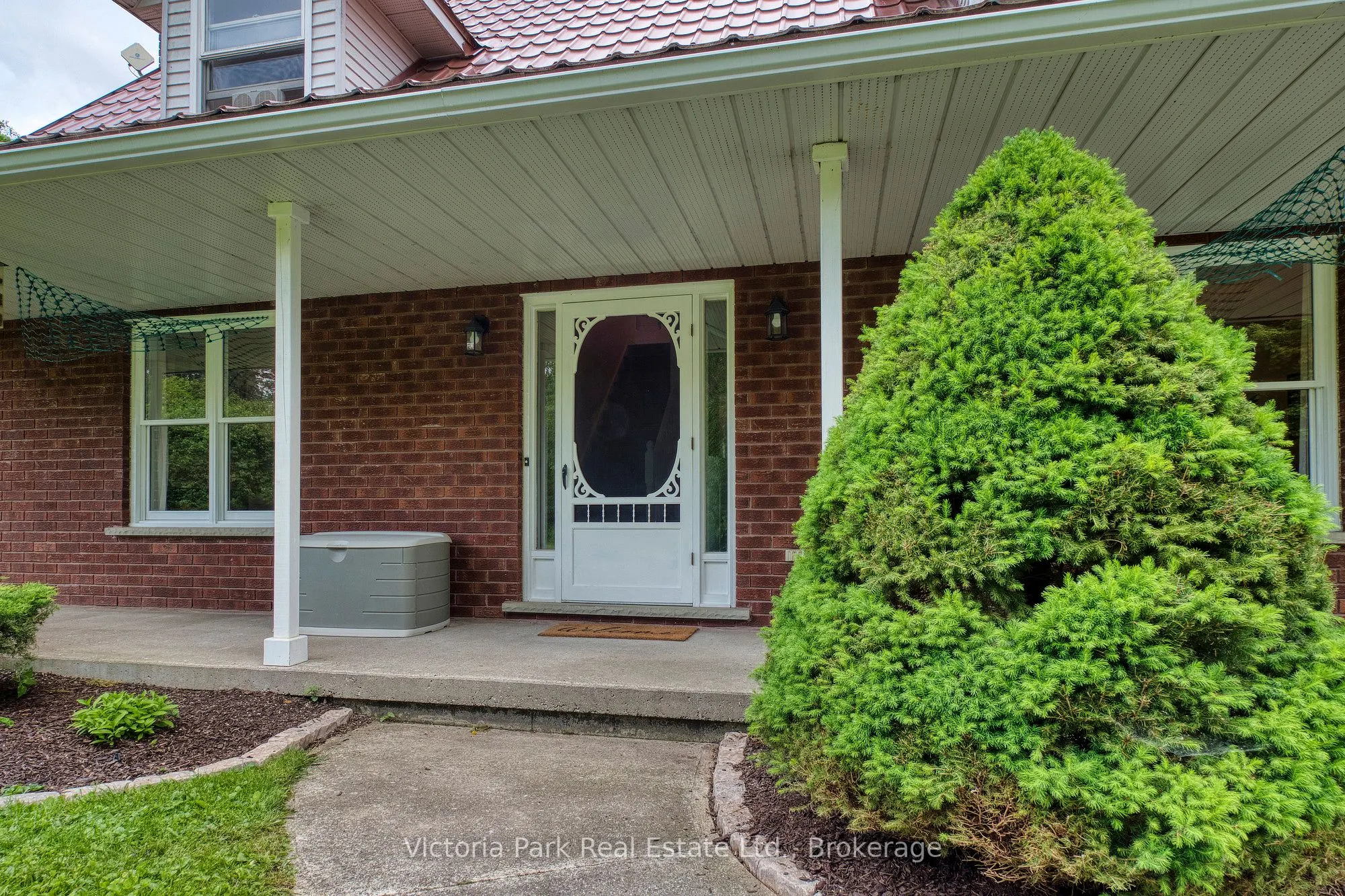 7135 3 Side Road E