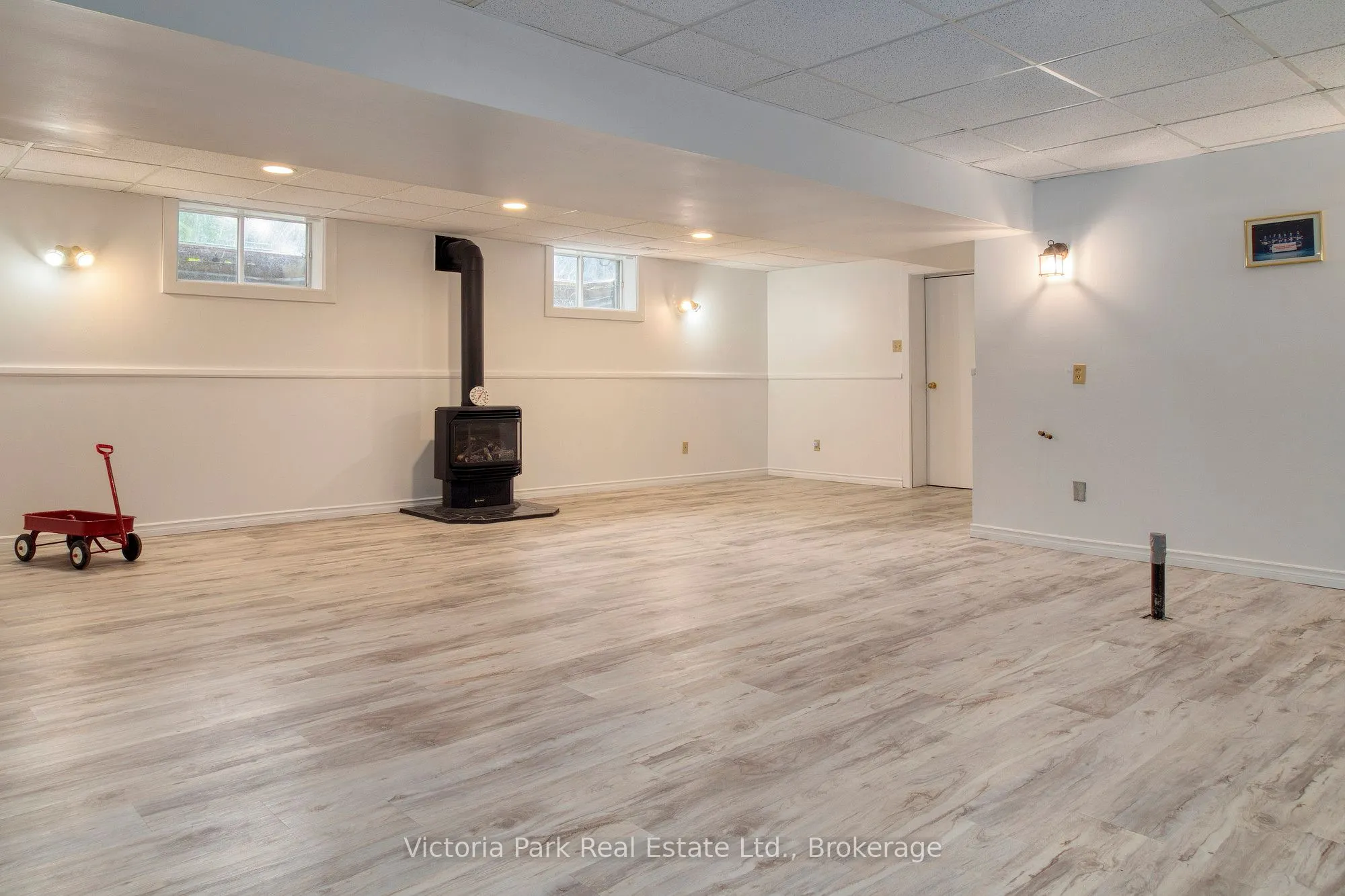 7135 3 Side Road E