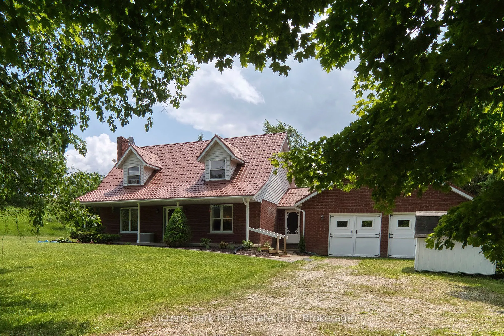 7135 3 Side Road E