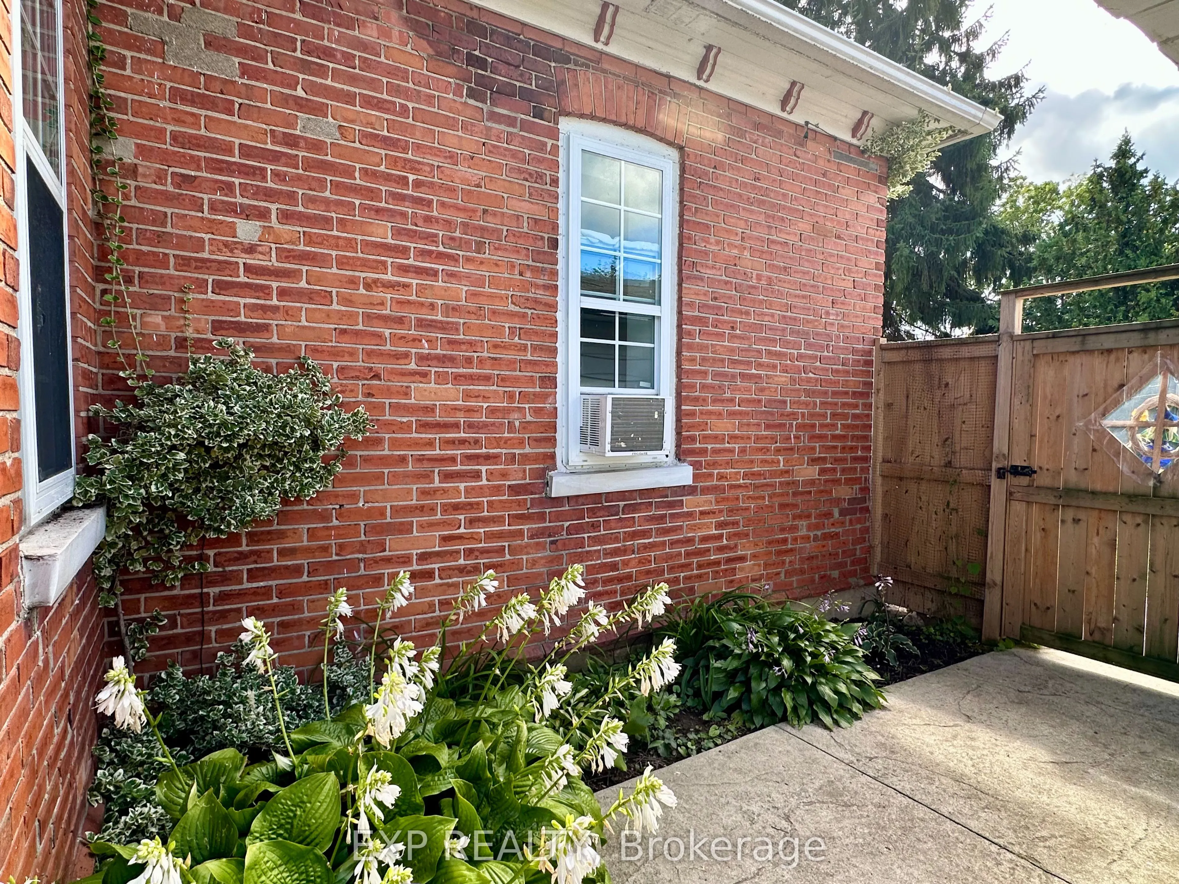 76 Sarah Street