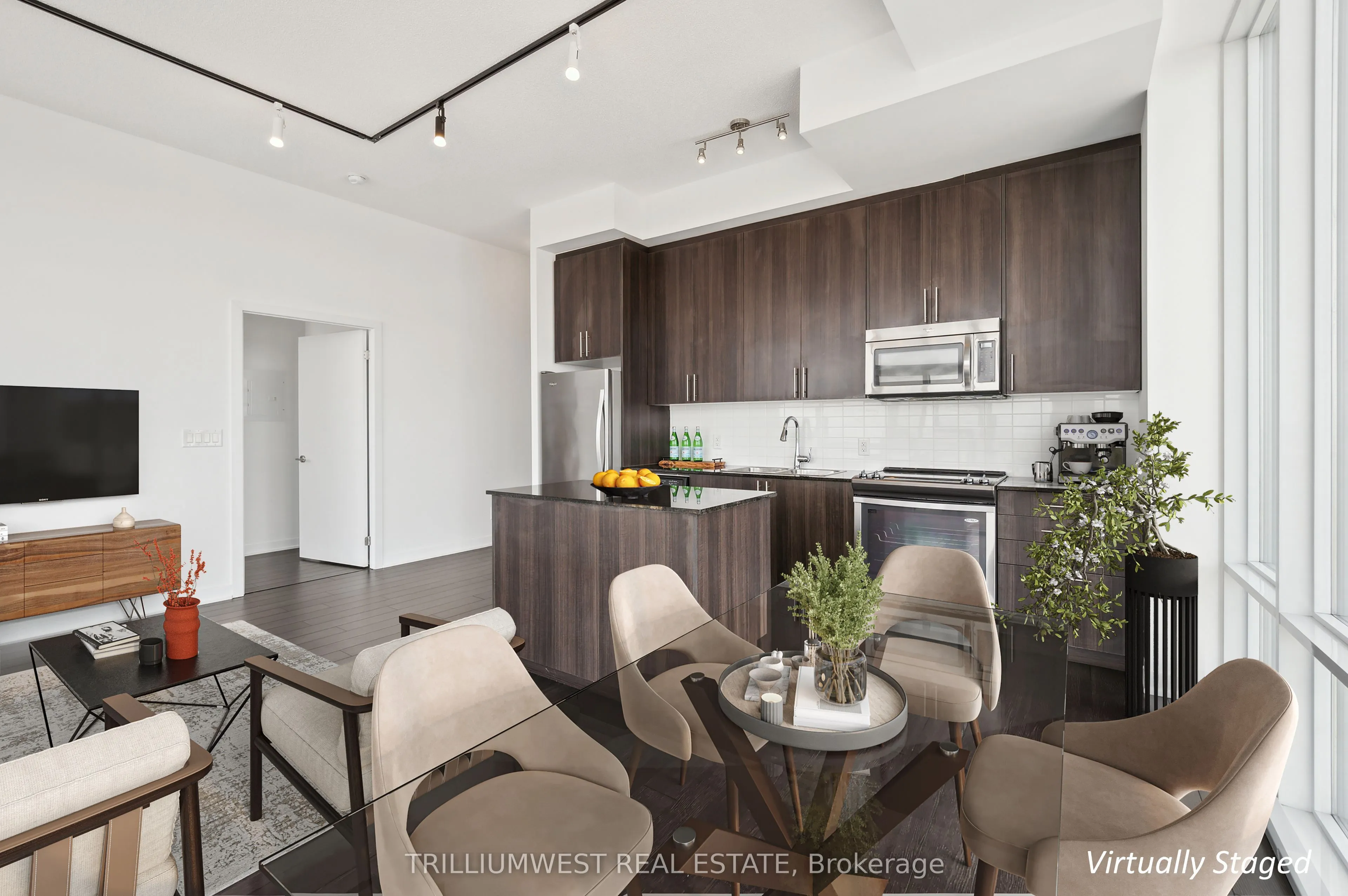 85 Duke Street W, #1702