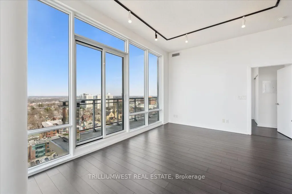 85 Duke Street W, #1702