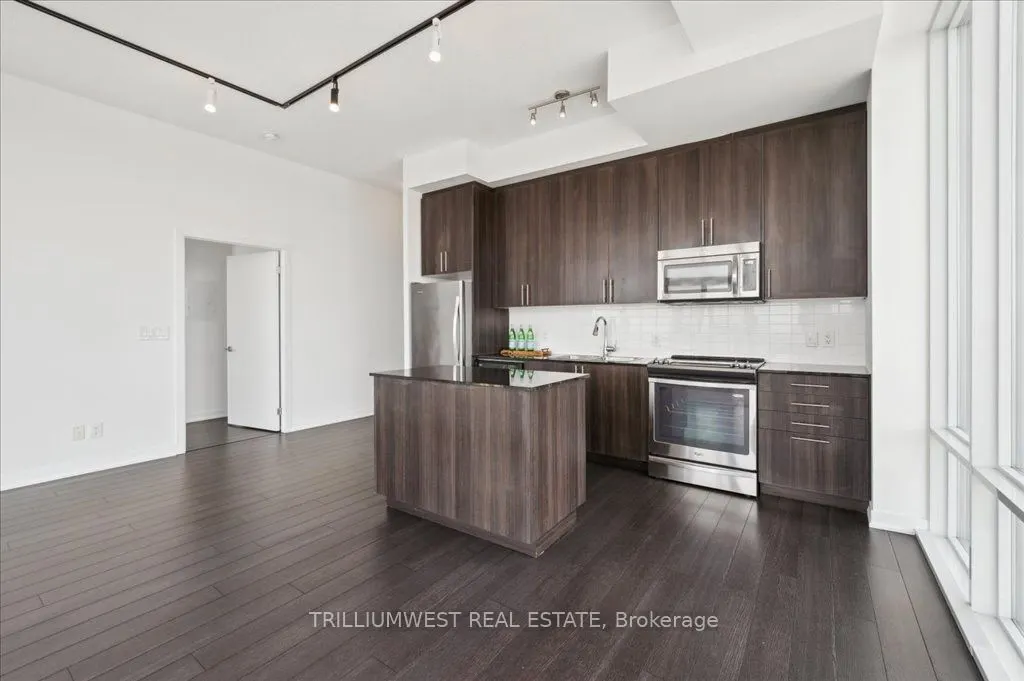 85 Duke Street W, #1702