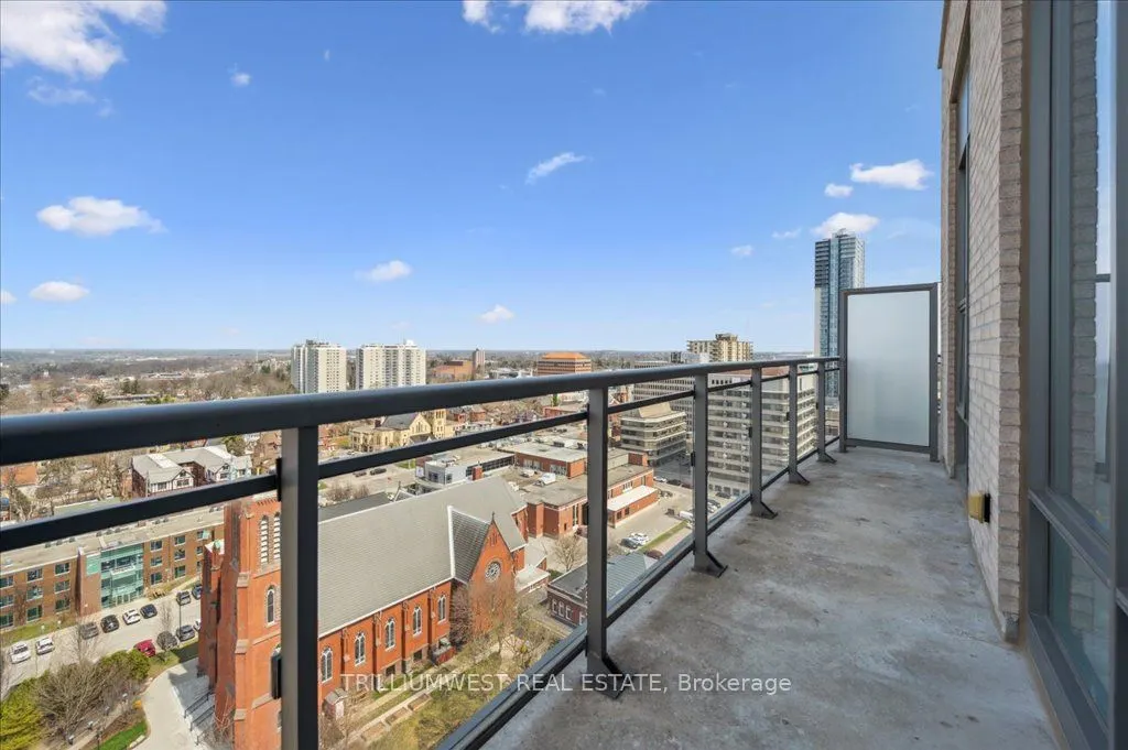 85 Duke Street W, #1702