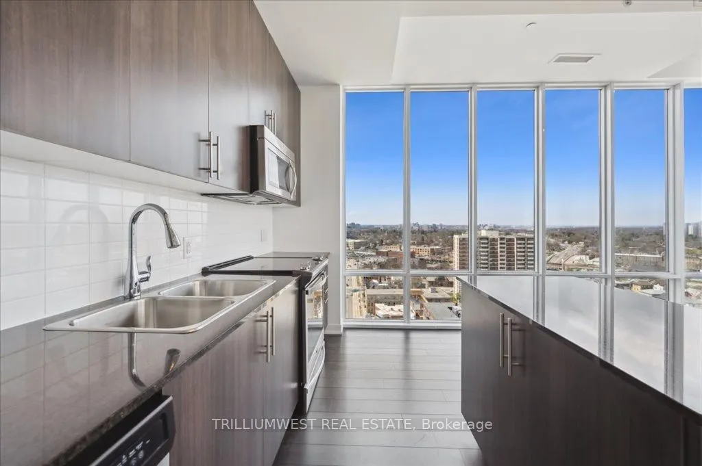 85 Duke Street W, #1702