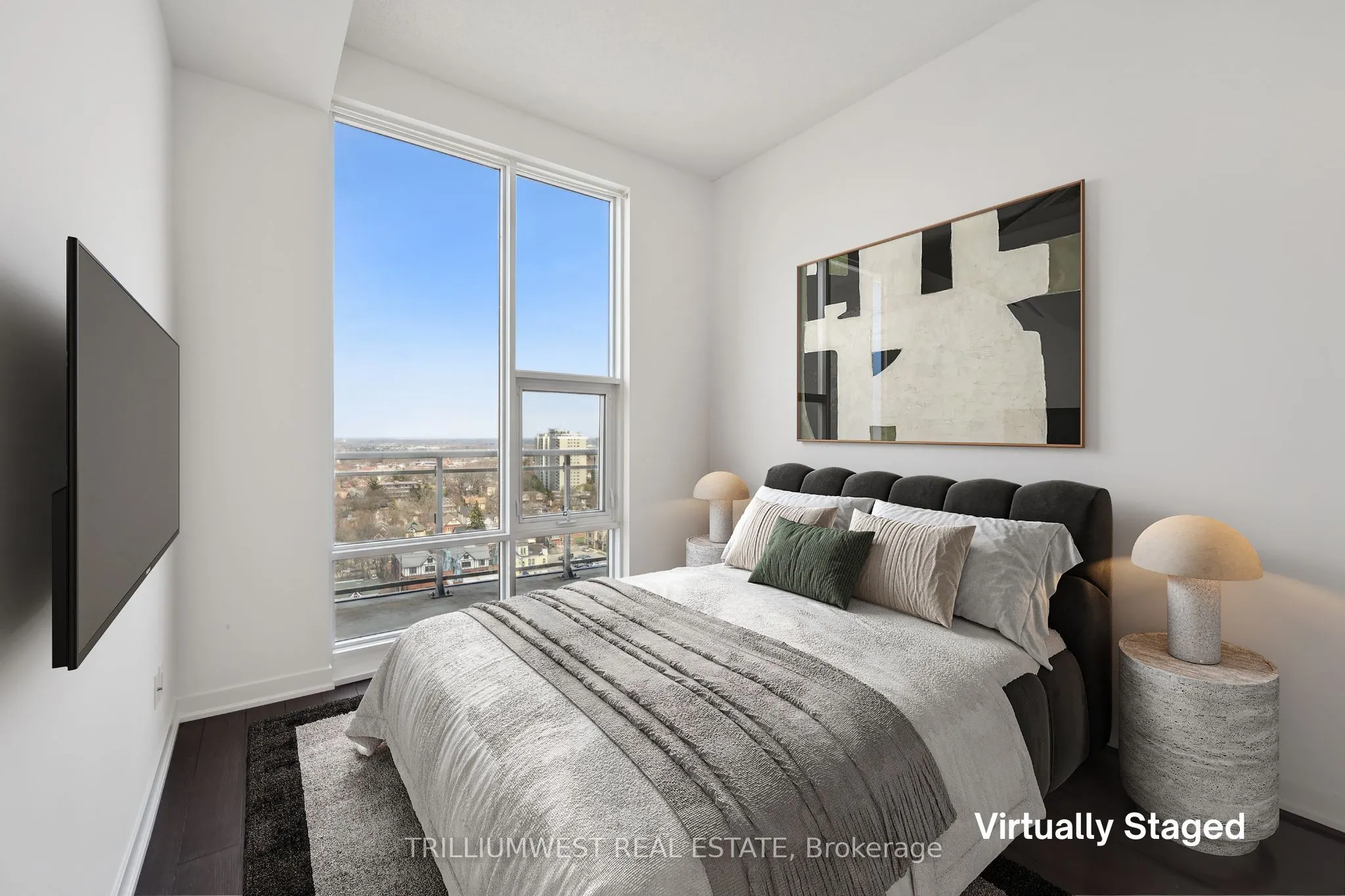 85 Duke Street W, #1702