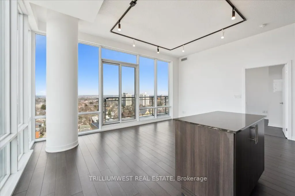 85 Duke Street W, #1702