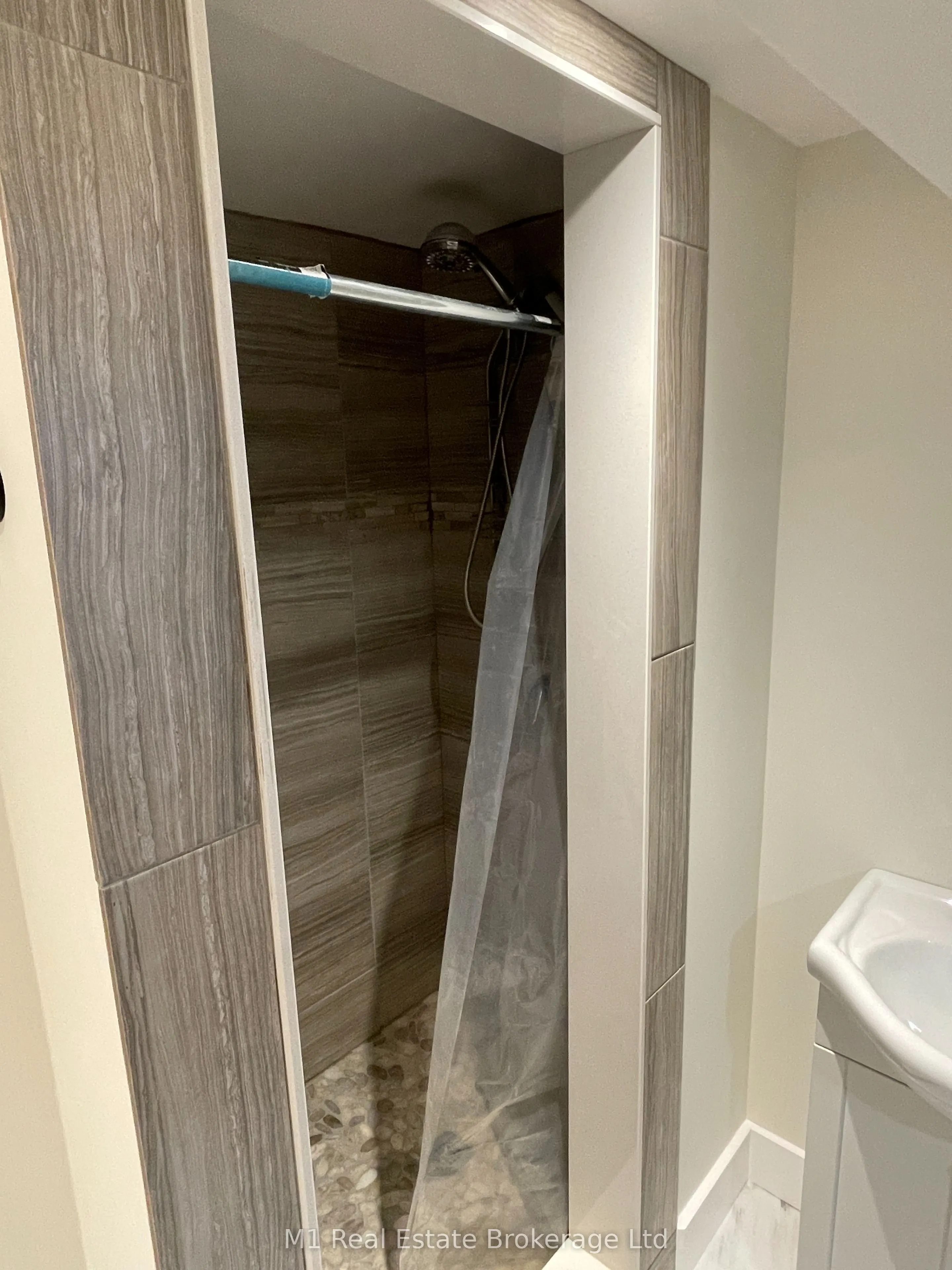 18 Promenade Road, #LL