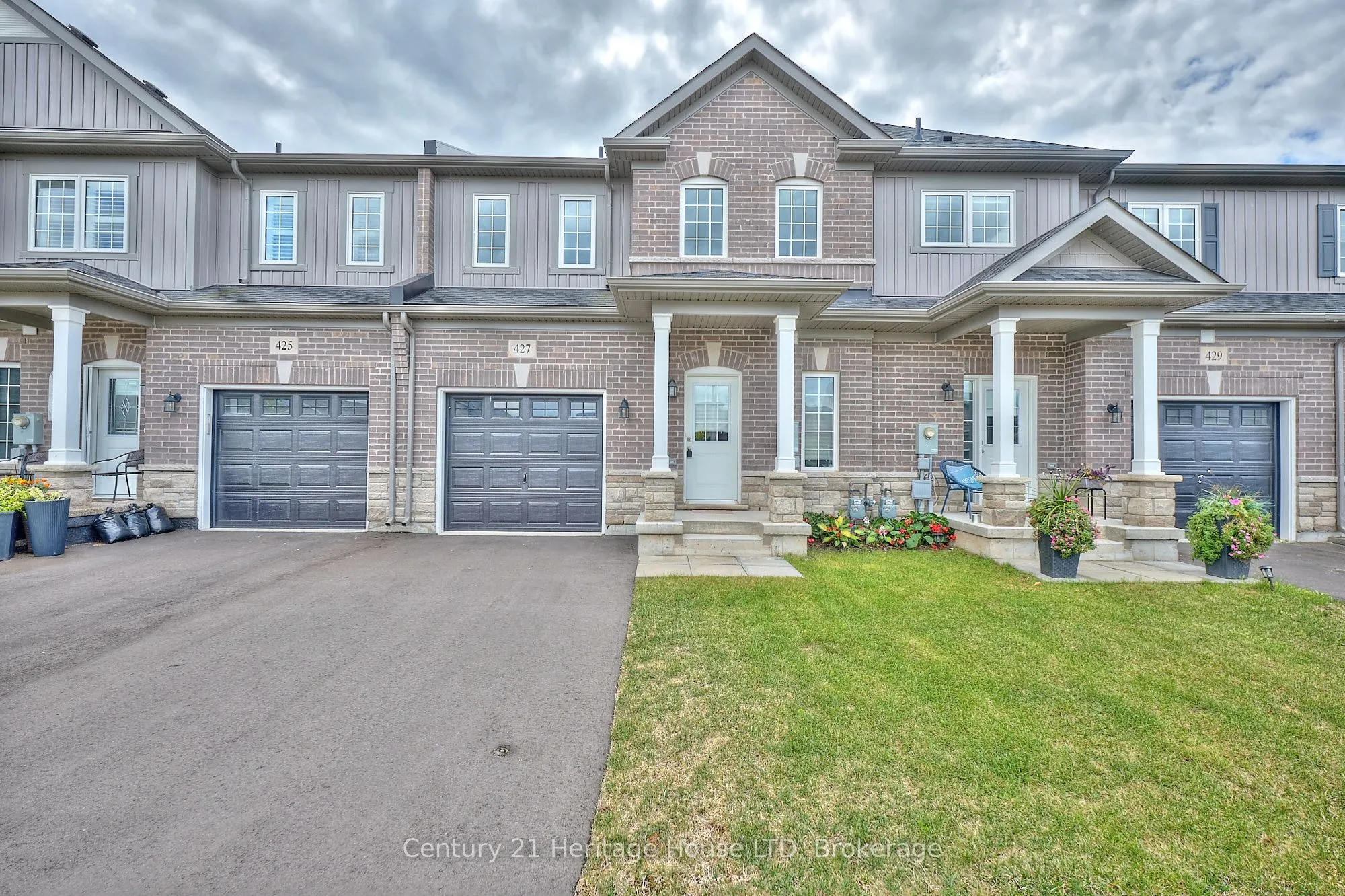 427 Williams Crescent