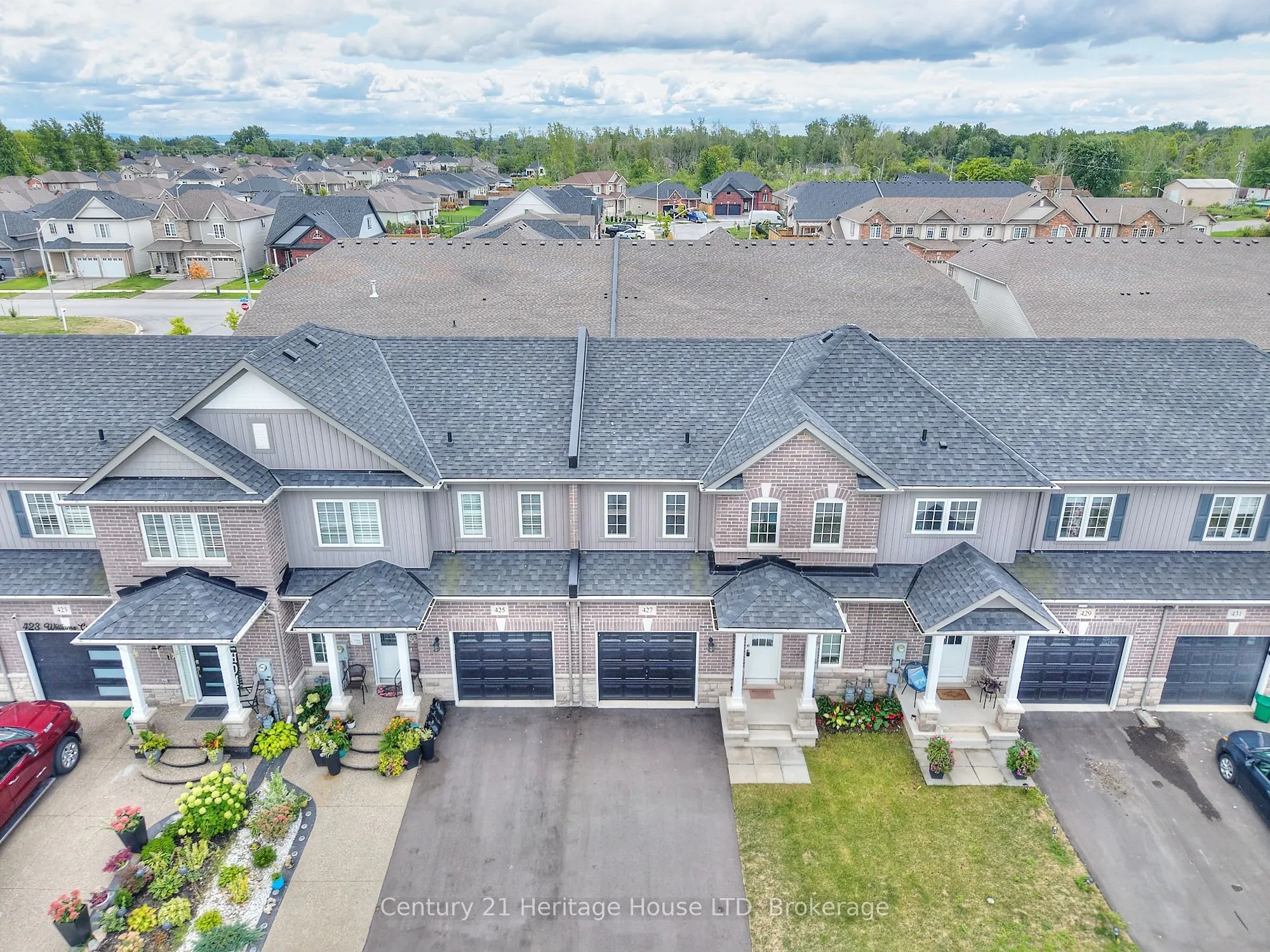 427 Williams Crescent