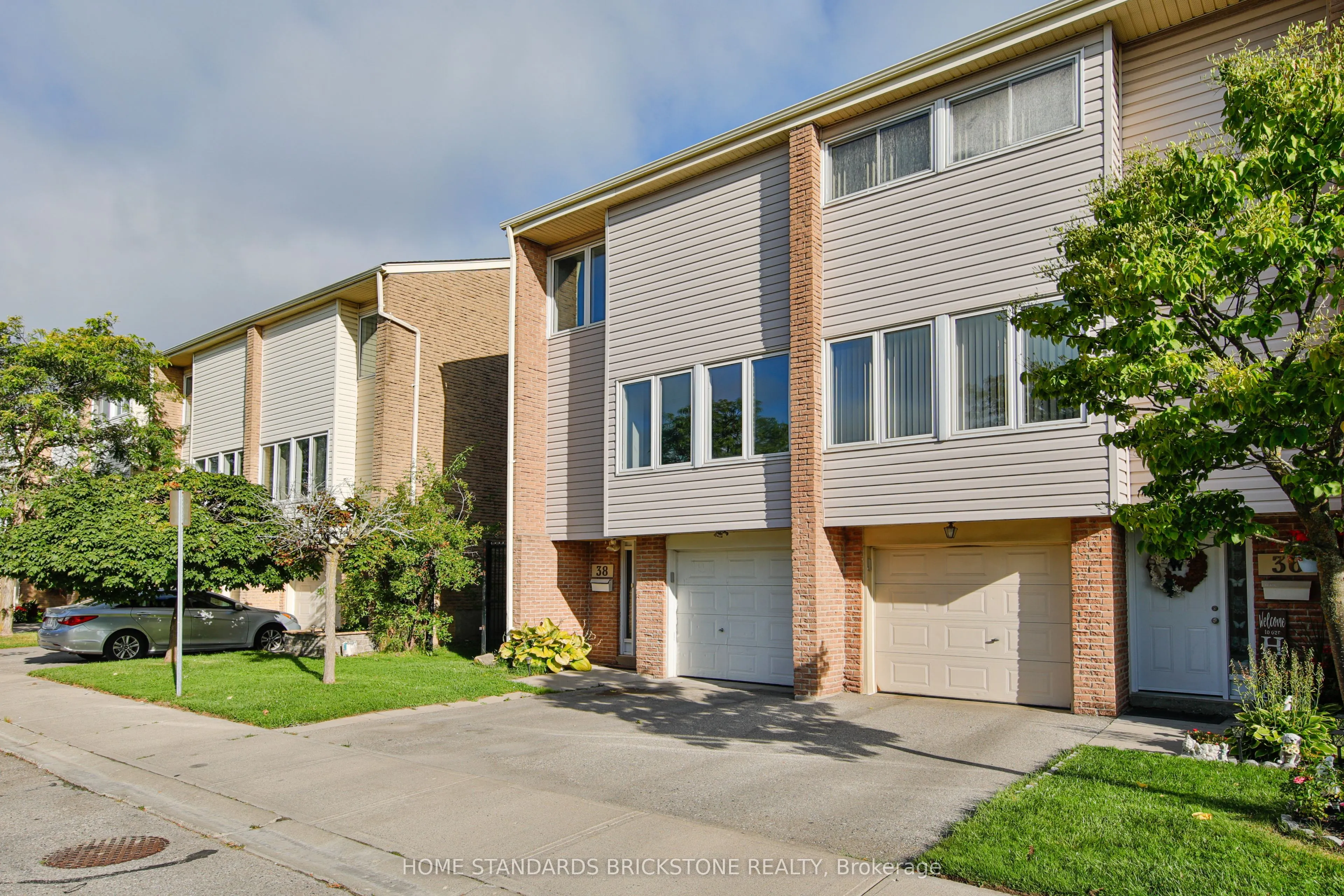 700 Osgoode Drive N, #38