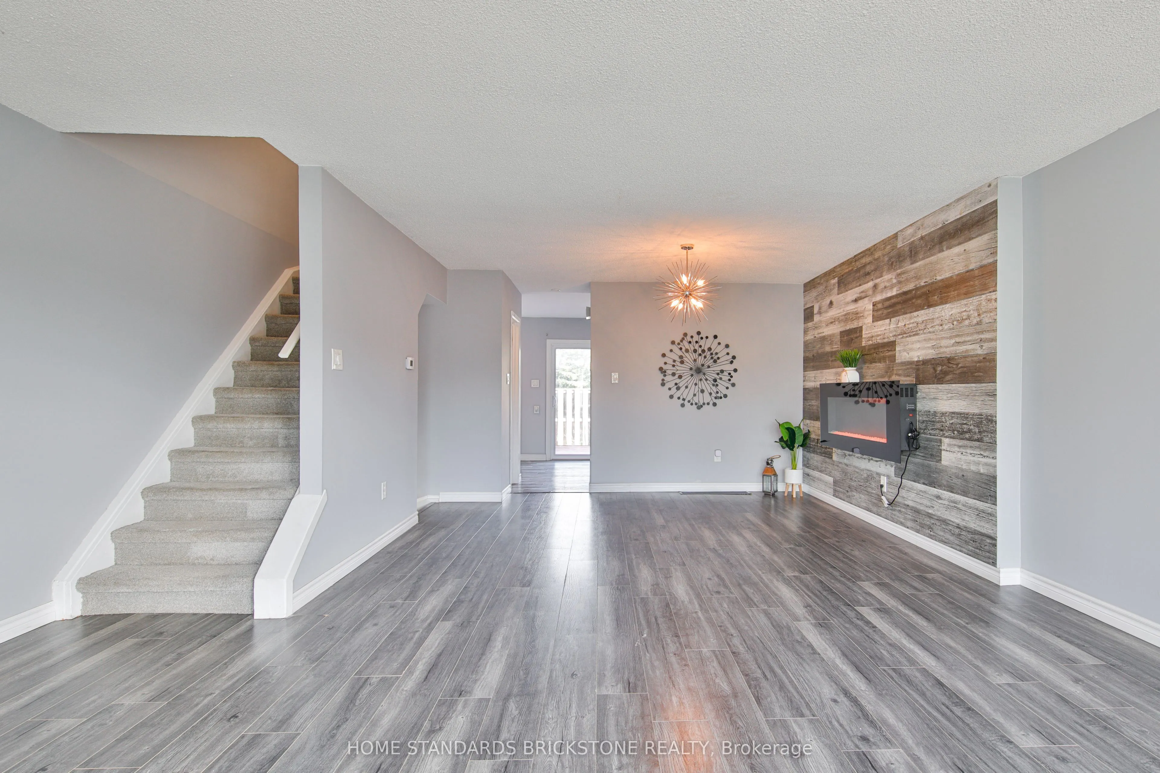 700 Osgoode Drive N, #38