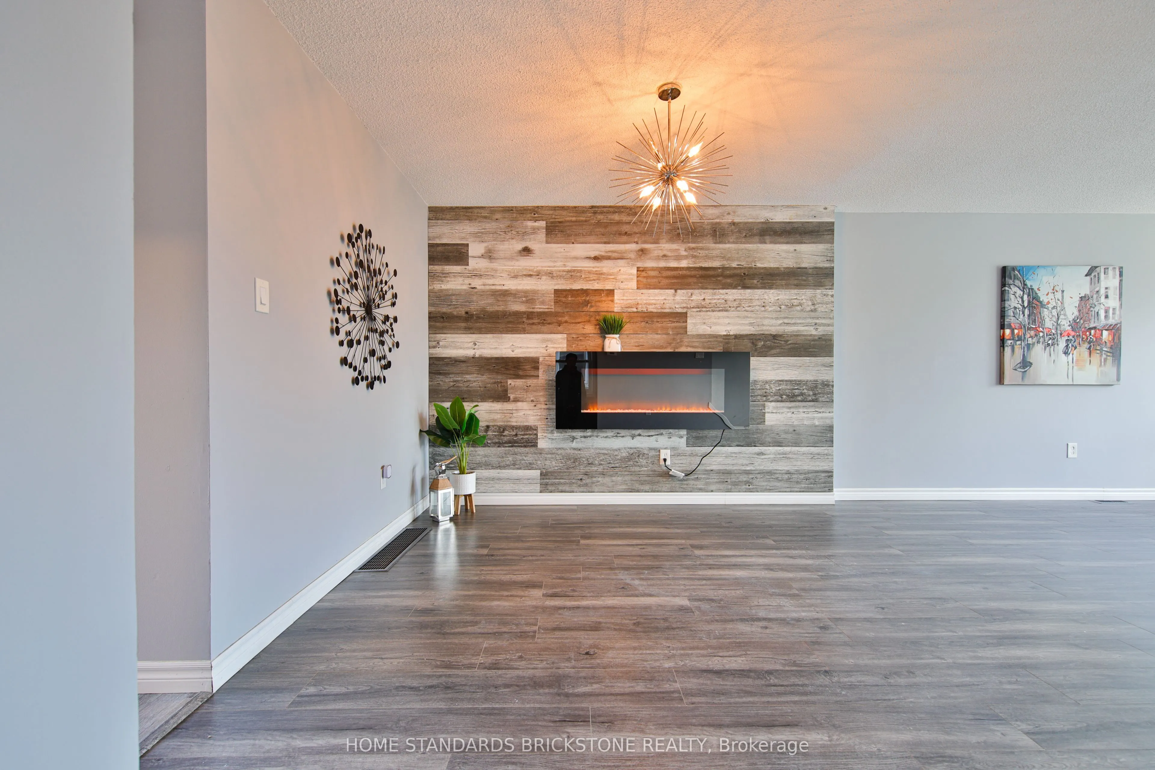 700 Osgoode Drive N, #38