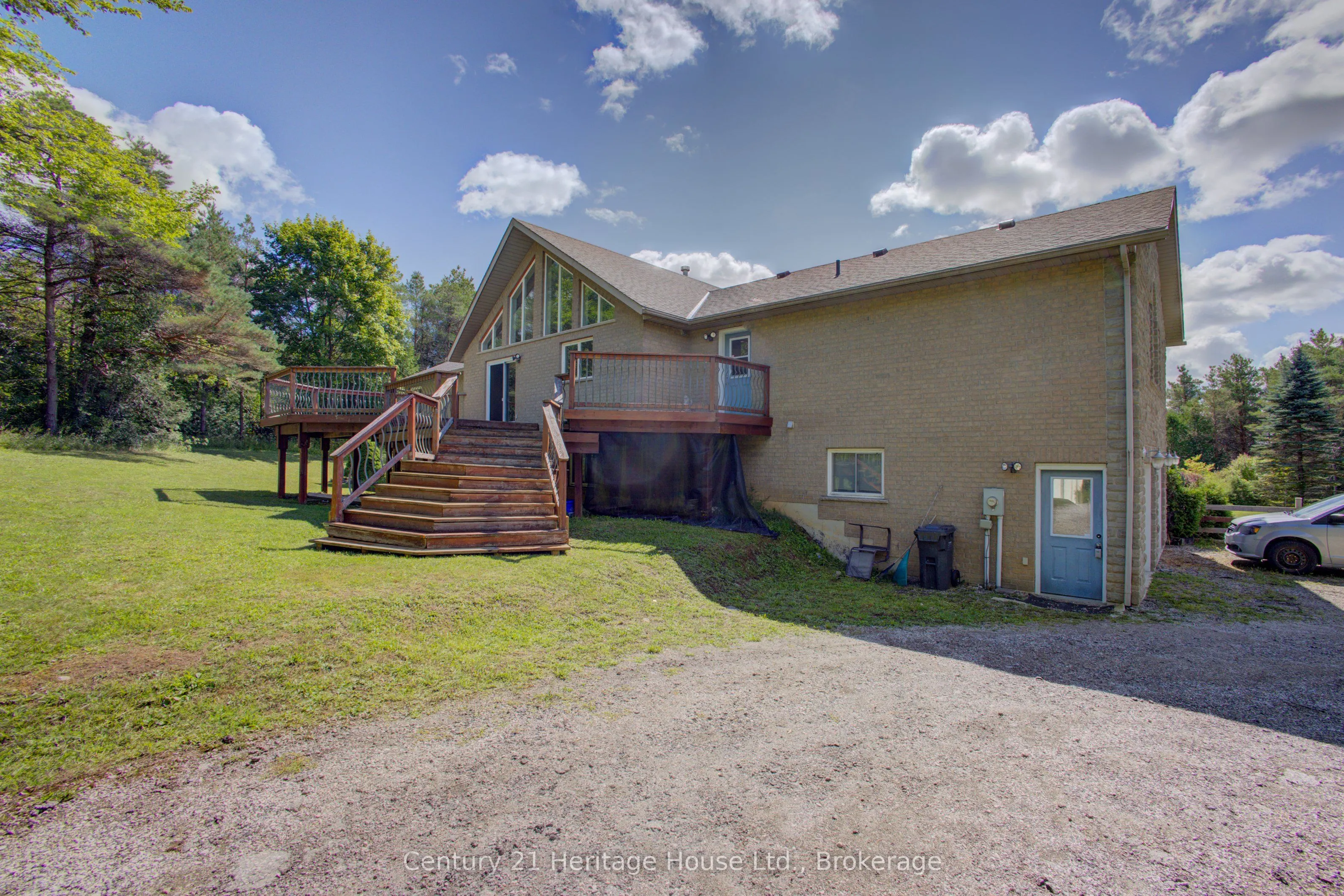 323041 Durham Road E