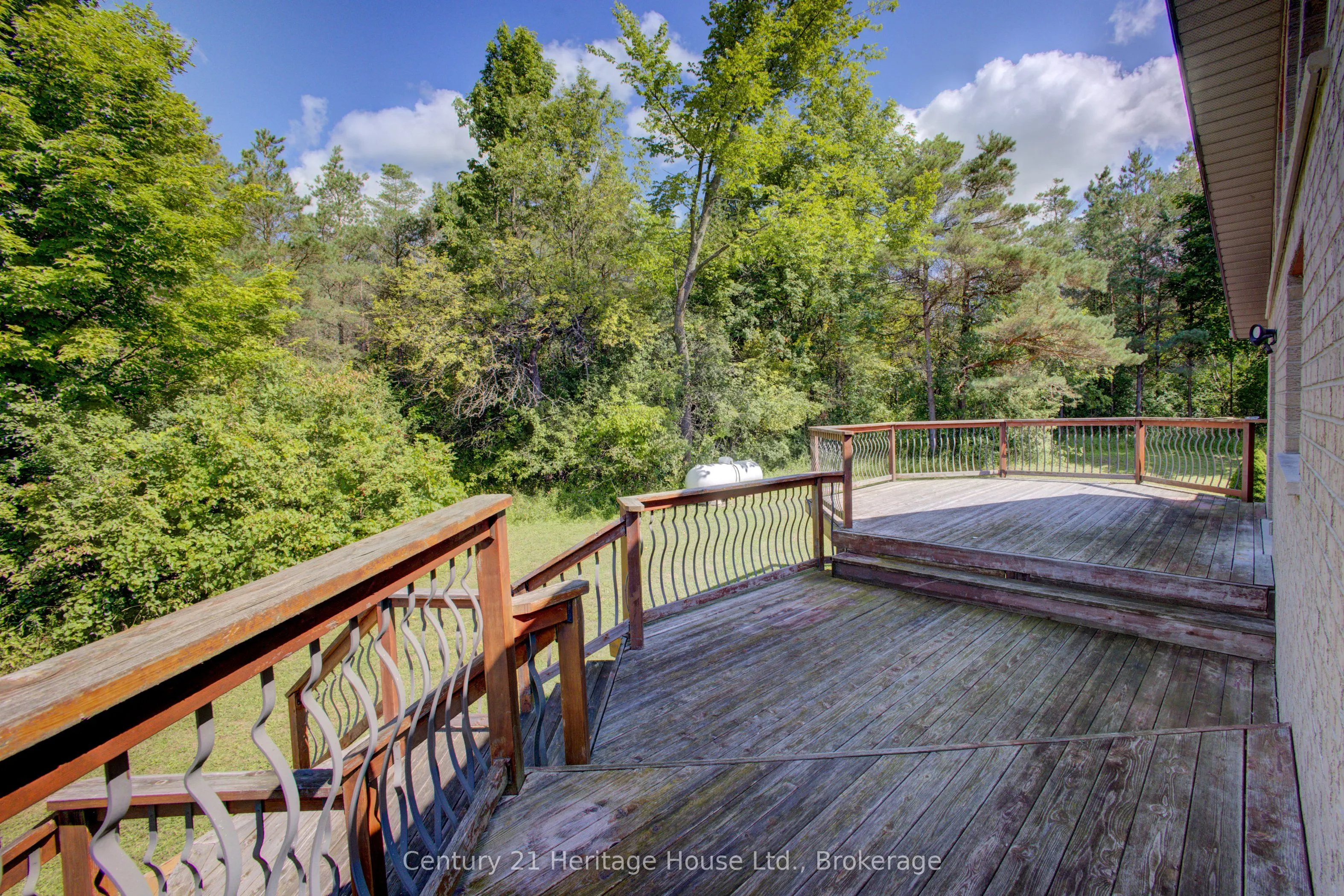 323041 Durham Road E