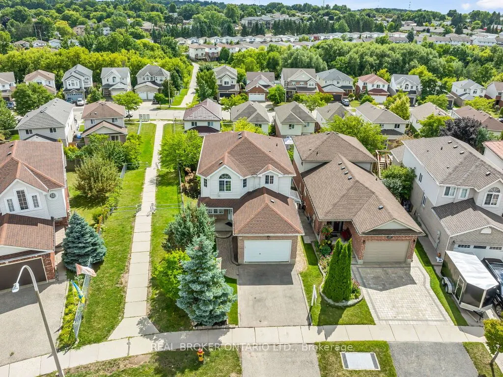 141 Hollyridge Crescent