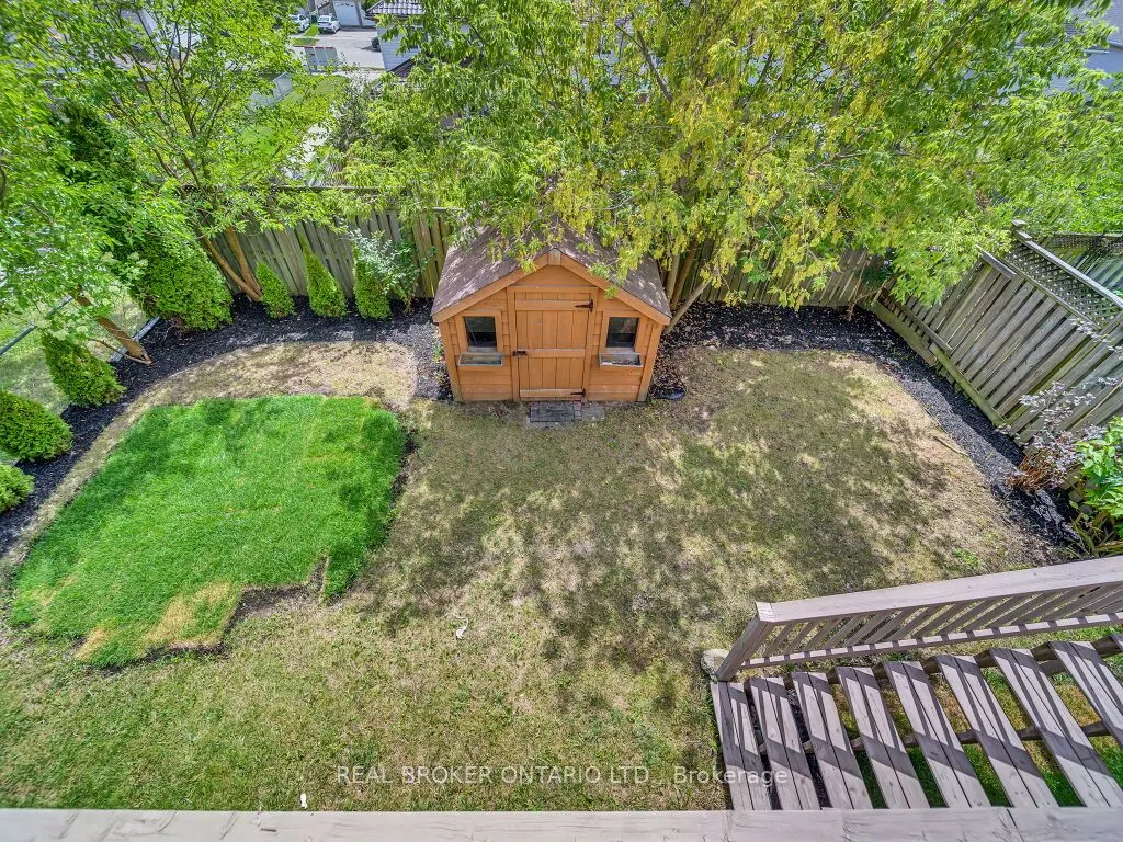 141 Hollyridge Crescent
